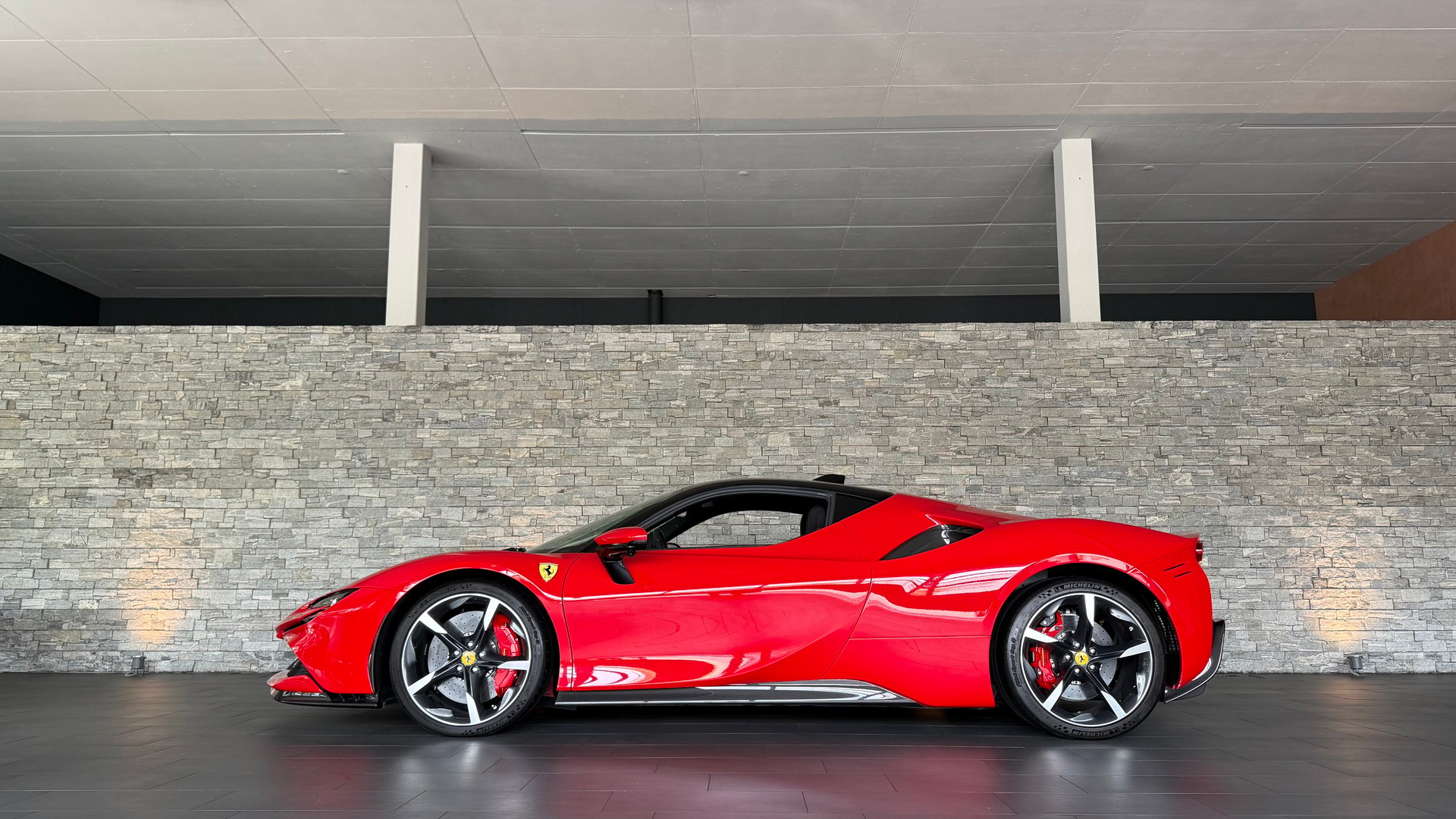 FERRARI SF90 Stradale