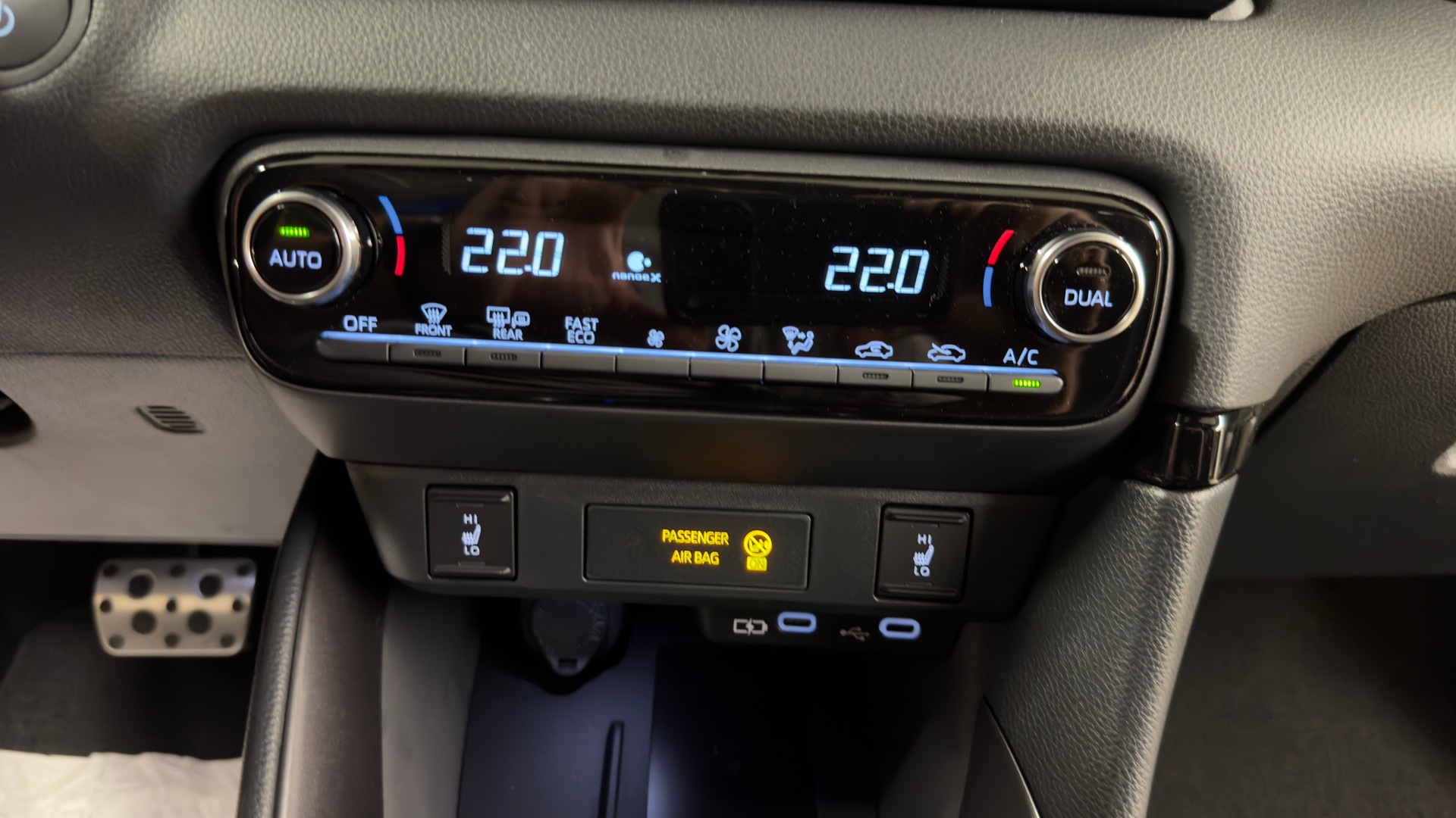 TOYOTA Yaris 1.5 GR Sport e-CVT-image-14