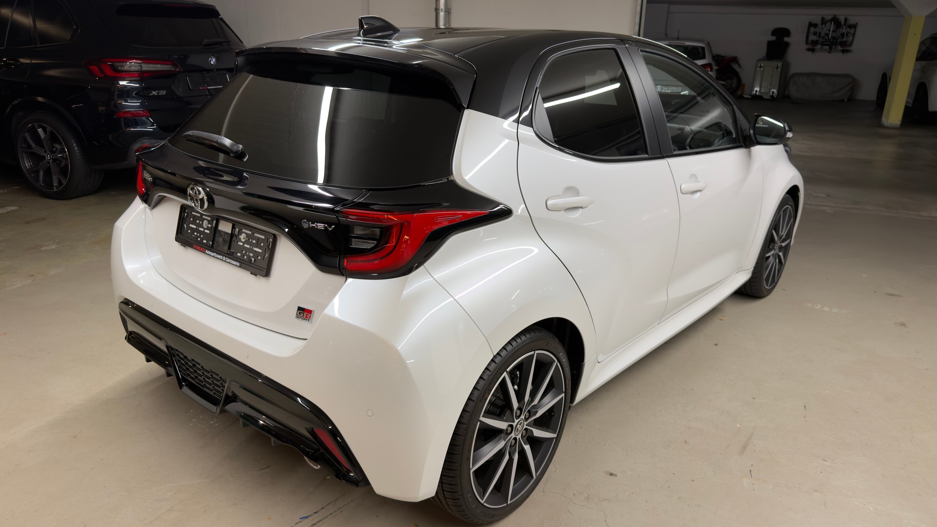 TOYOTA Yaris 1.5 GR Sport e-CVT-image-4