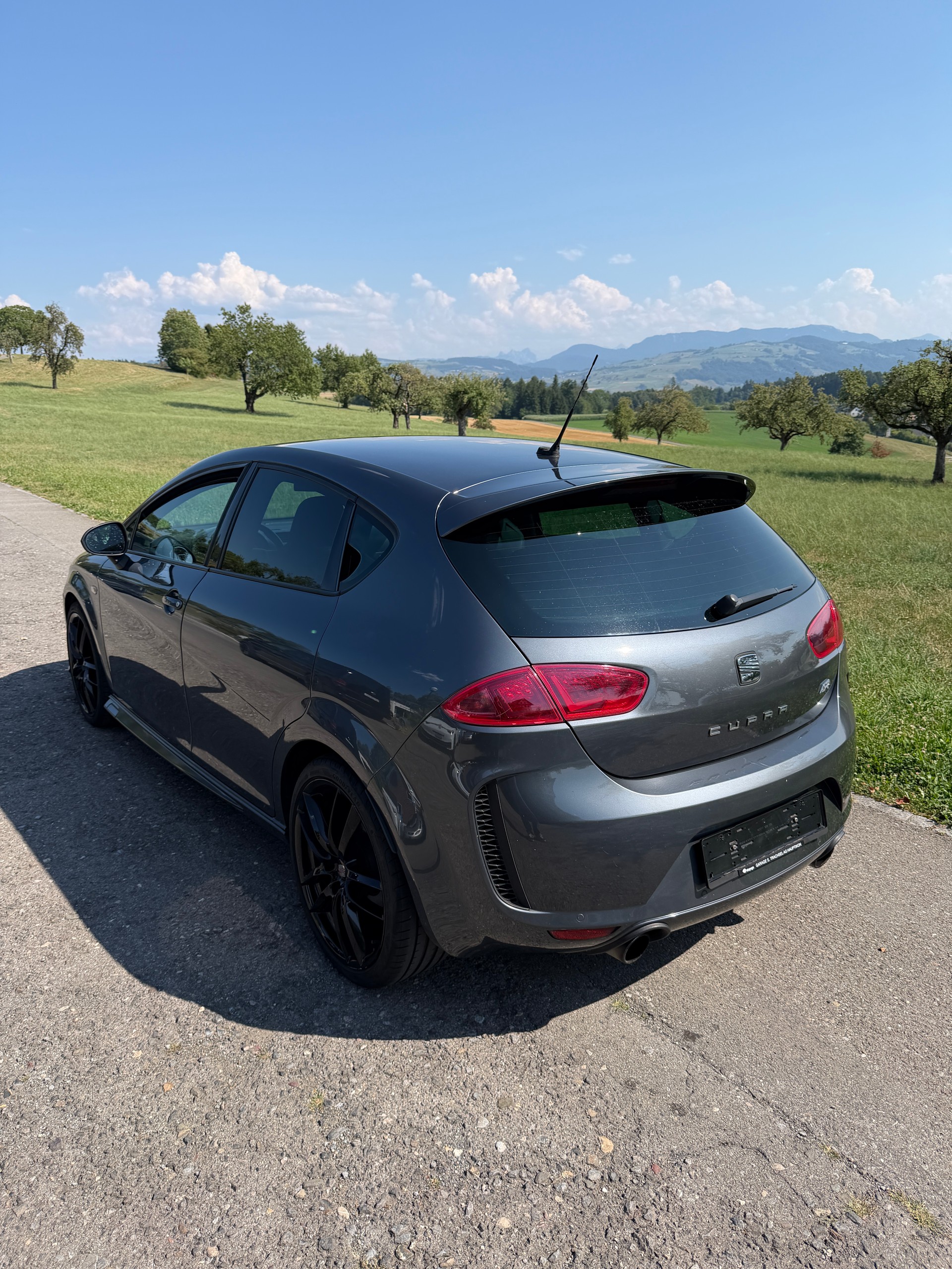 SEAT Leon 2.0 TSI Cupra R-showroom-element-3