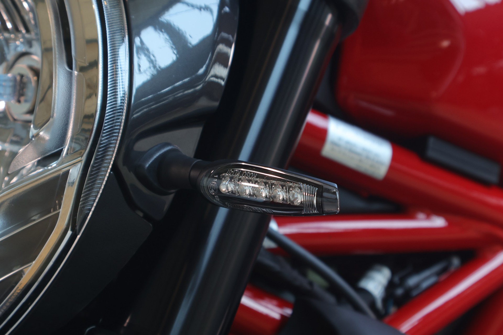 DUCATI Monster 1200 R-image-9