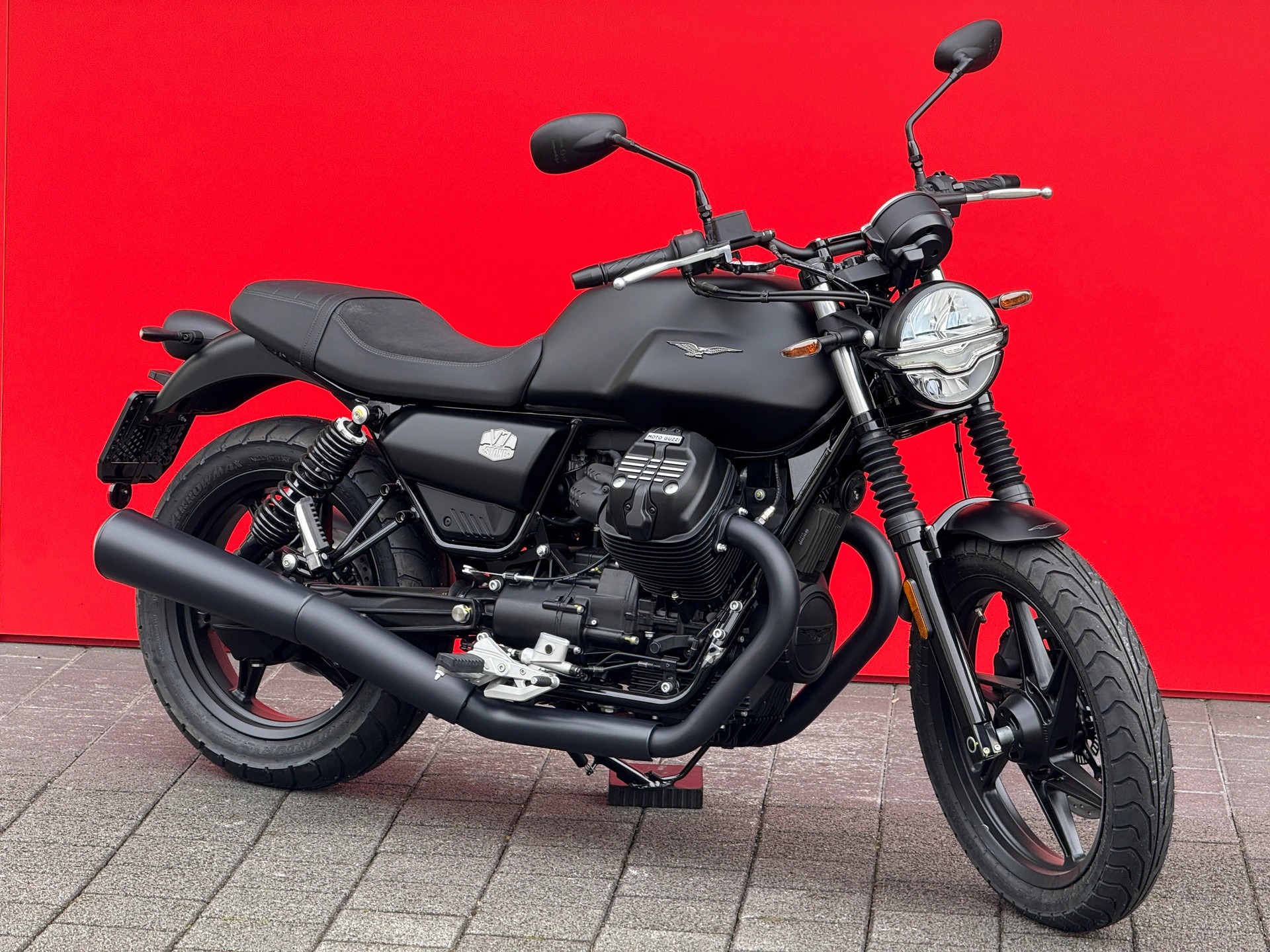 MOTO GUZZI V7 IV 850 Stone (35kW)-image-1