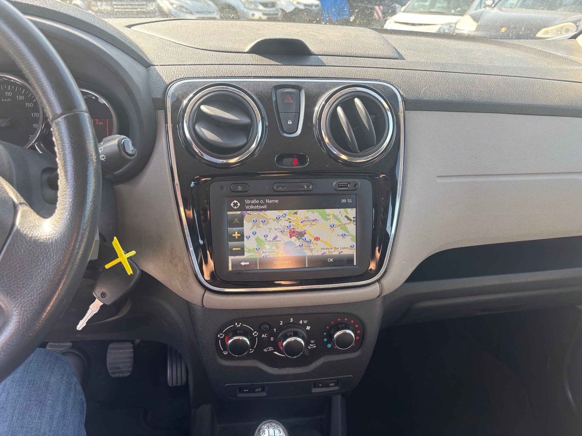 DACIA Lodgy 1.5 dCi Lauréate 7PL-image-9