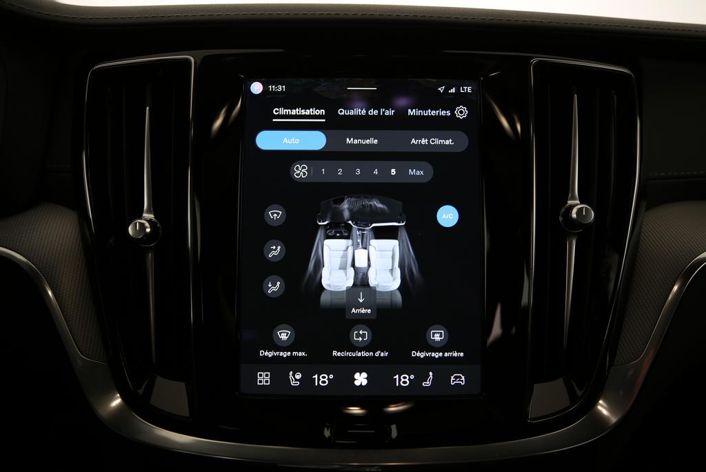 VOLVO S60 2.0 B5 MH Ultimate Dark AWD-image-9