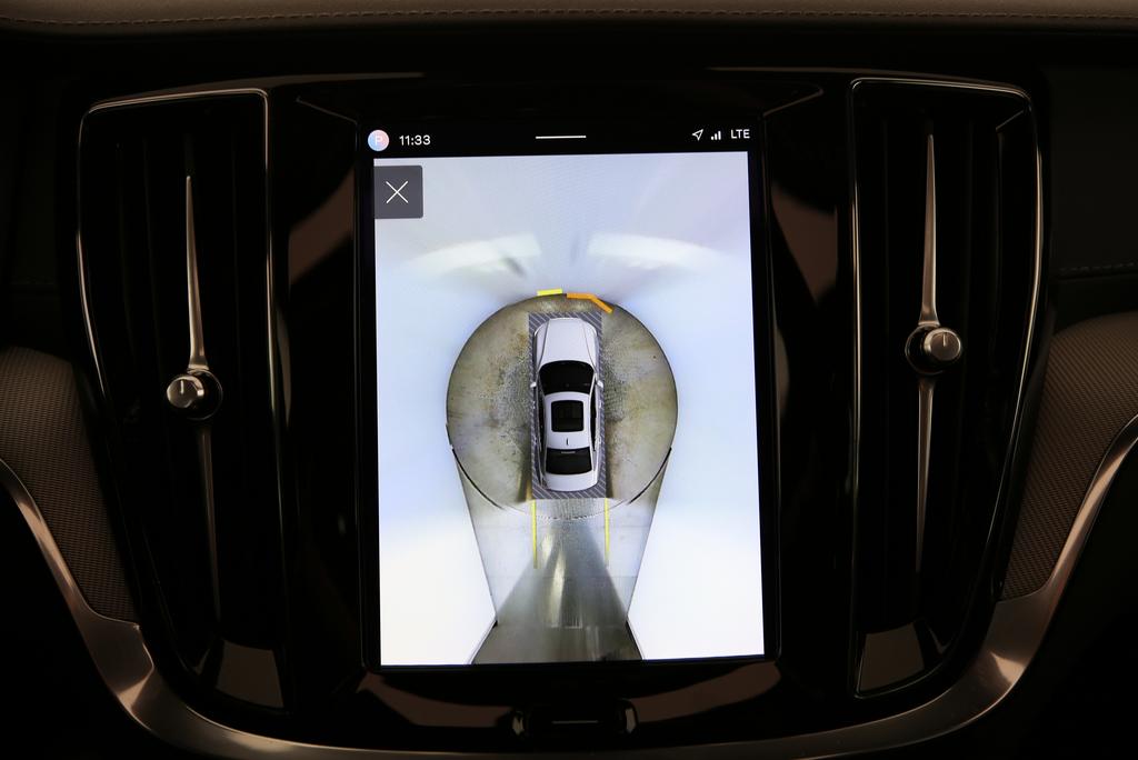 VOLVO S60 2.0 B5 MH Ultimate Dark AWD-image-15