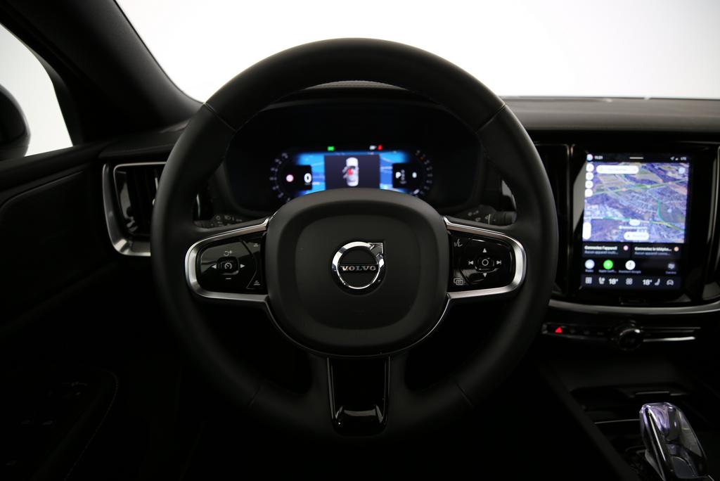 VOLVO S60 2.0 B5 MH Ultimate Dark AWD-image-5