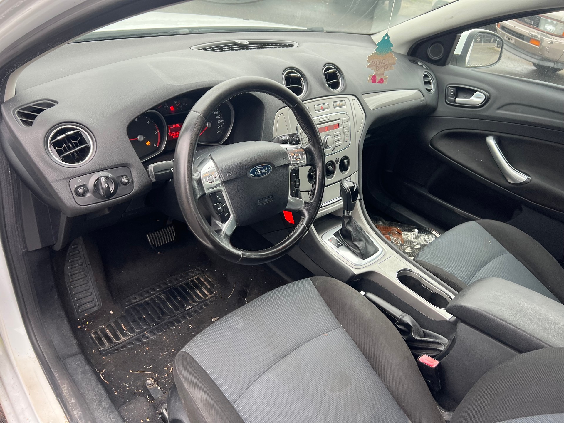 FORD Mondeo 2.0 TDCi 16V Titanium Automatic-image-8