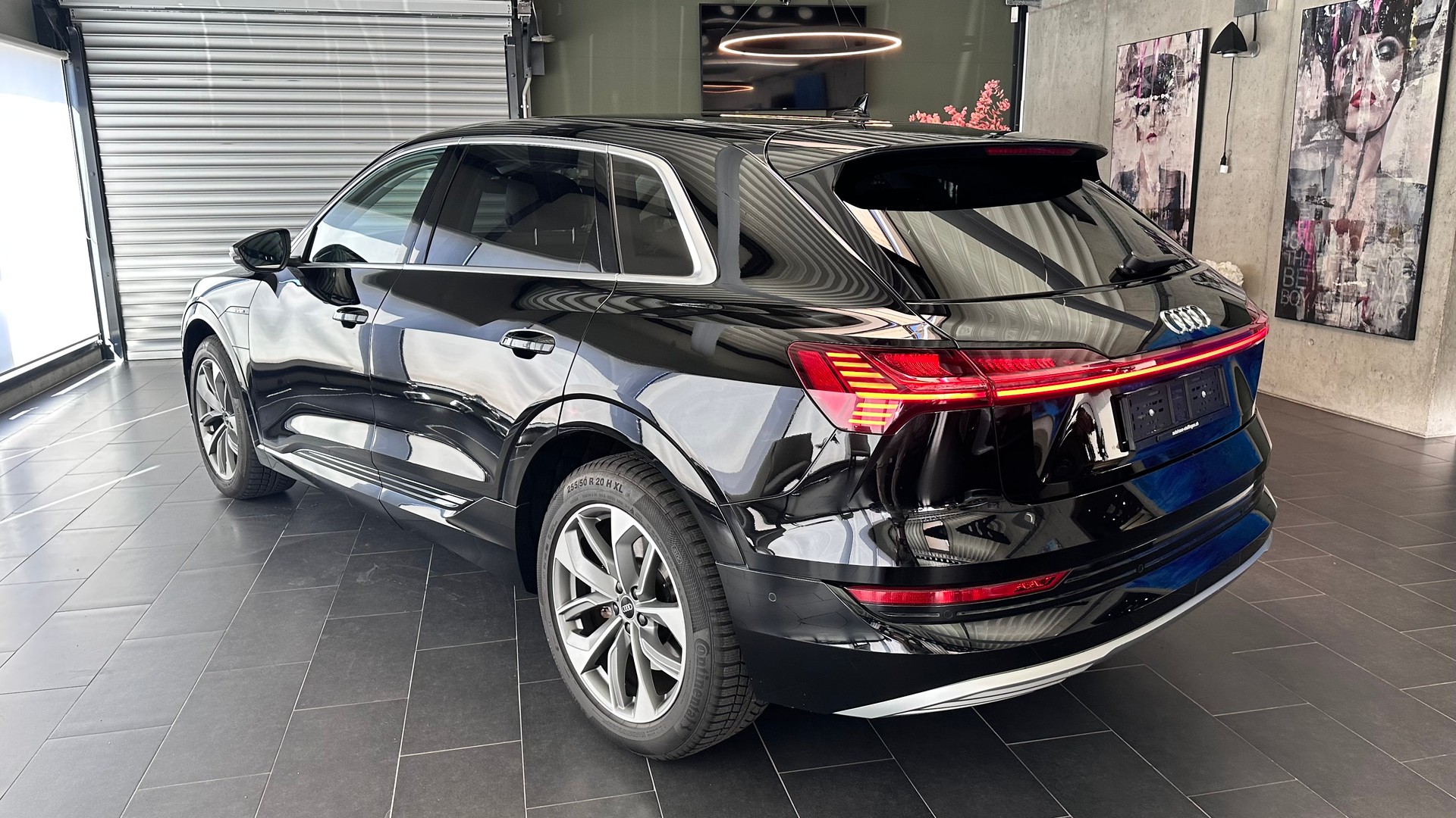 AUDI e-tron 50 Advanced quattro-image-10