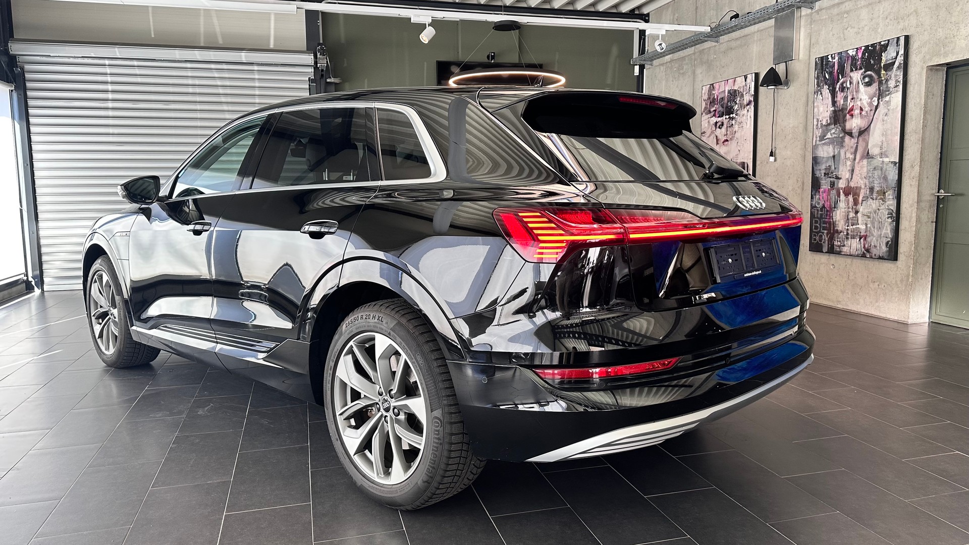AUDI e-tron 50 Advanced quattro-image-8