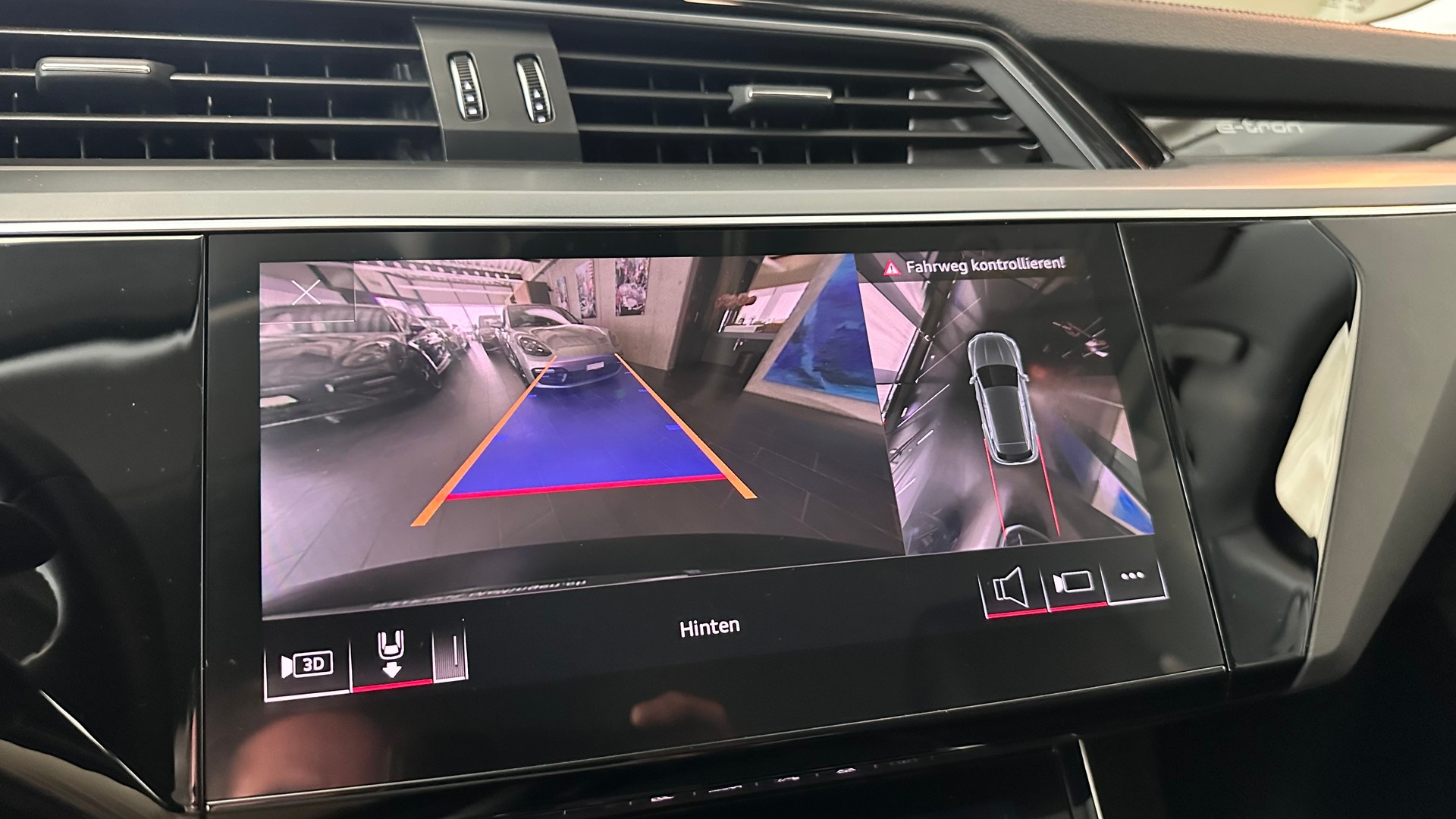 AUDI e-tron 50 Advanced quattro-image-12