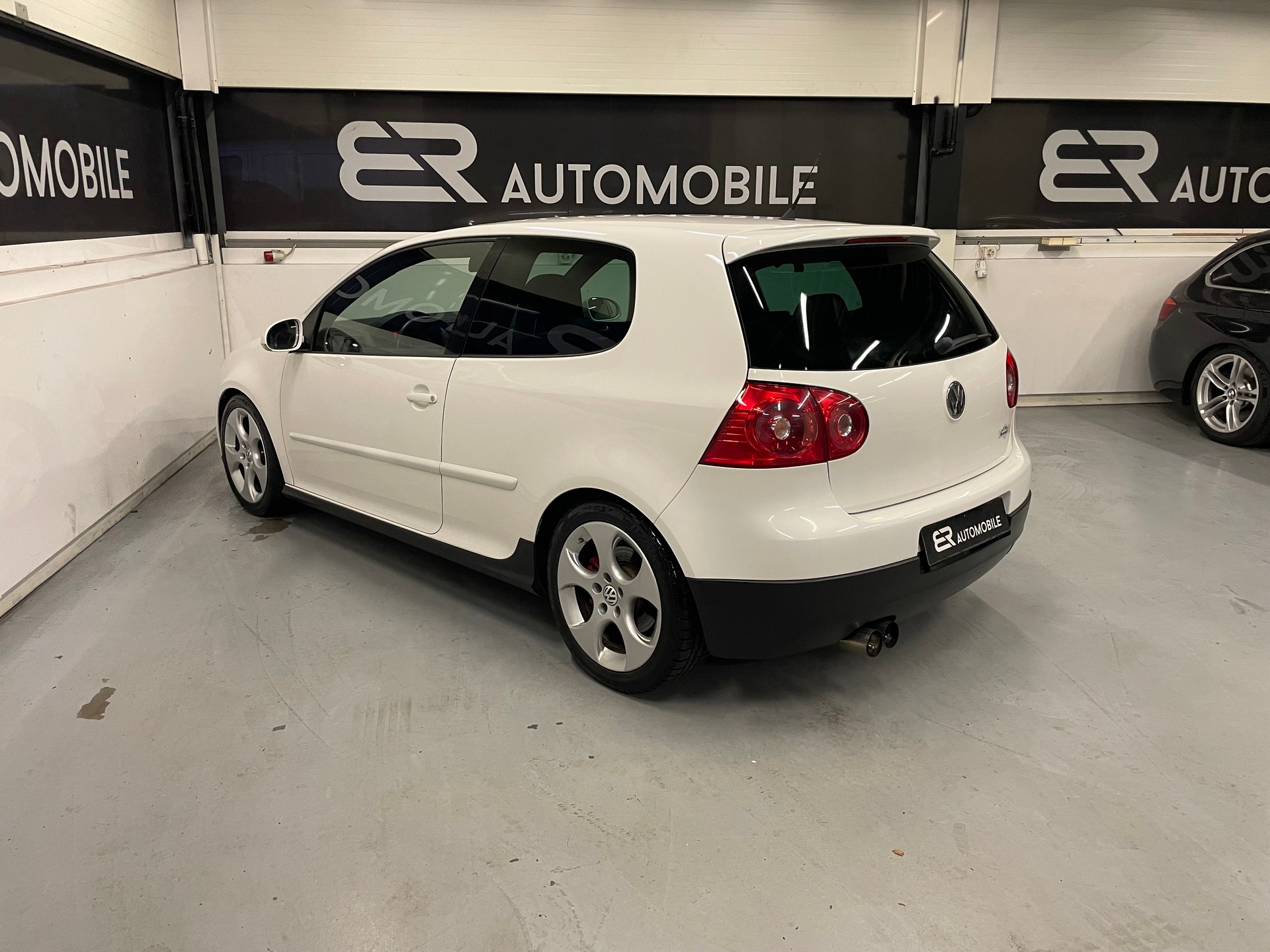 VW Golf 2.0 TFSI GTI-image-3