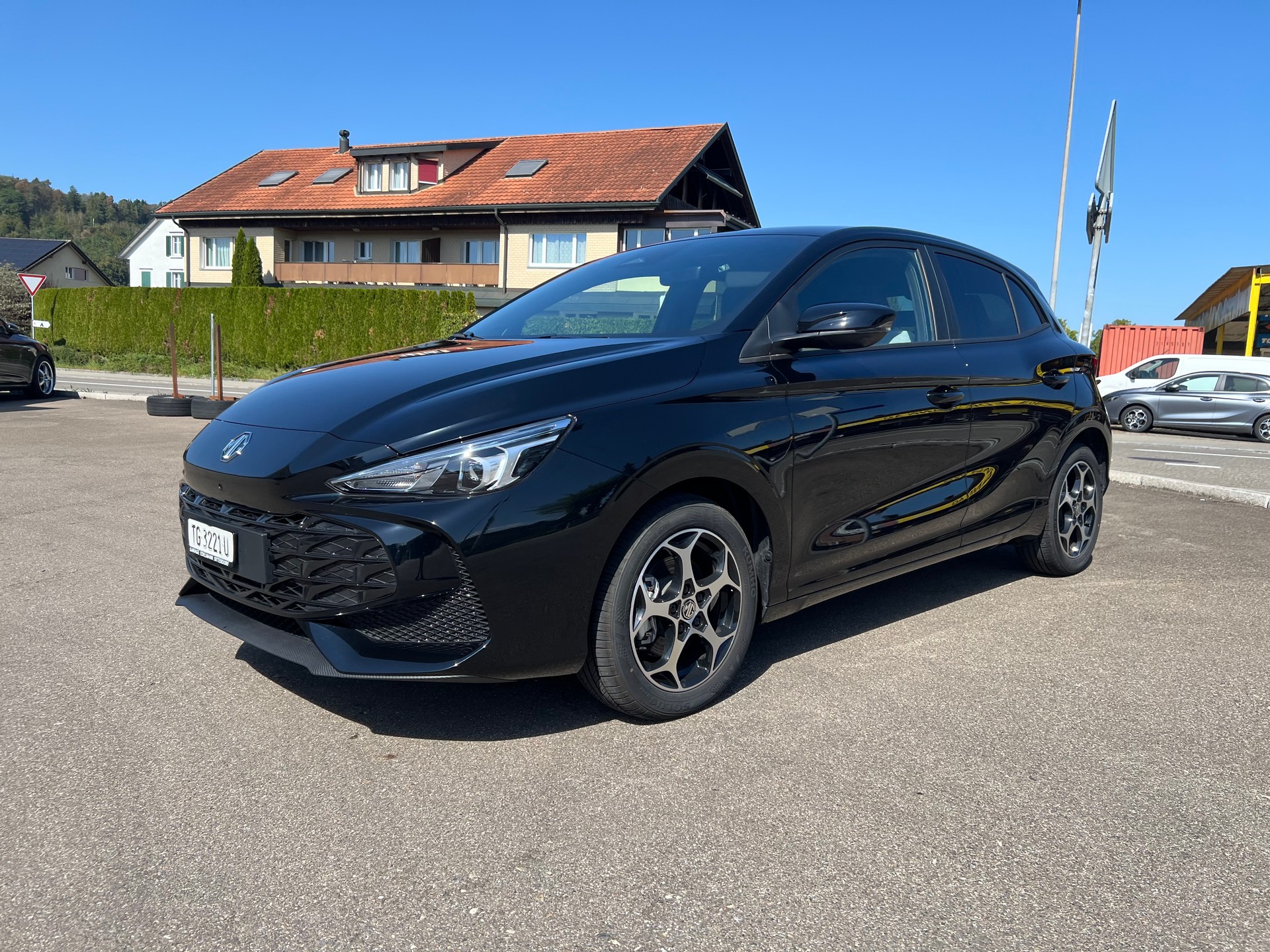 MG 3 1.5 Hybrid Luxury Aut.-showroom-element-1