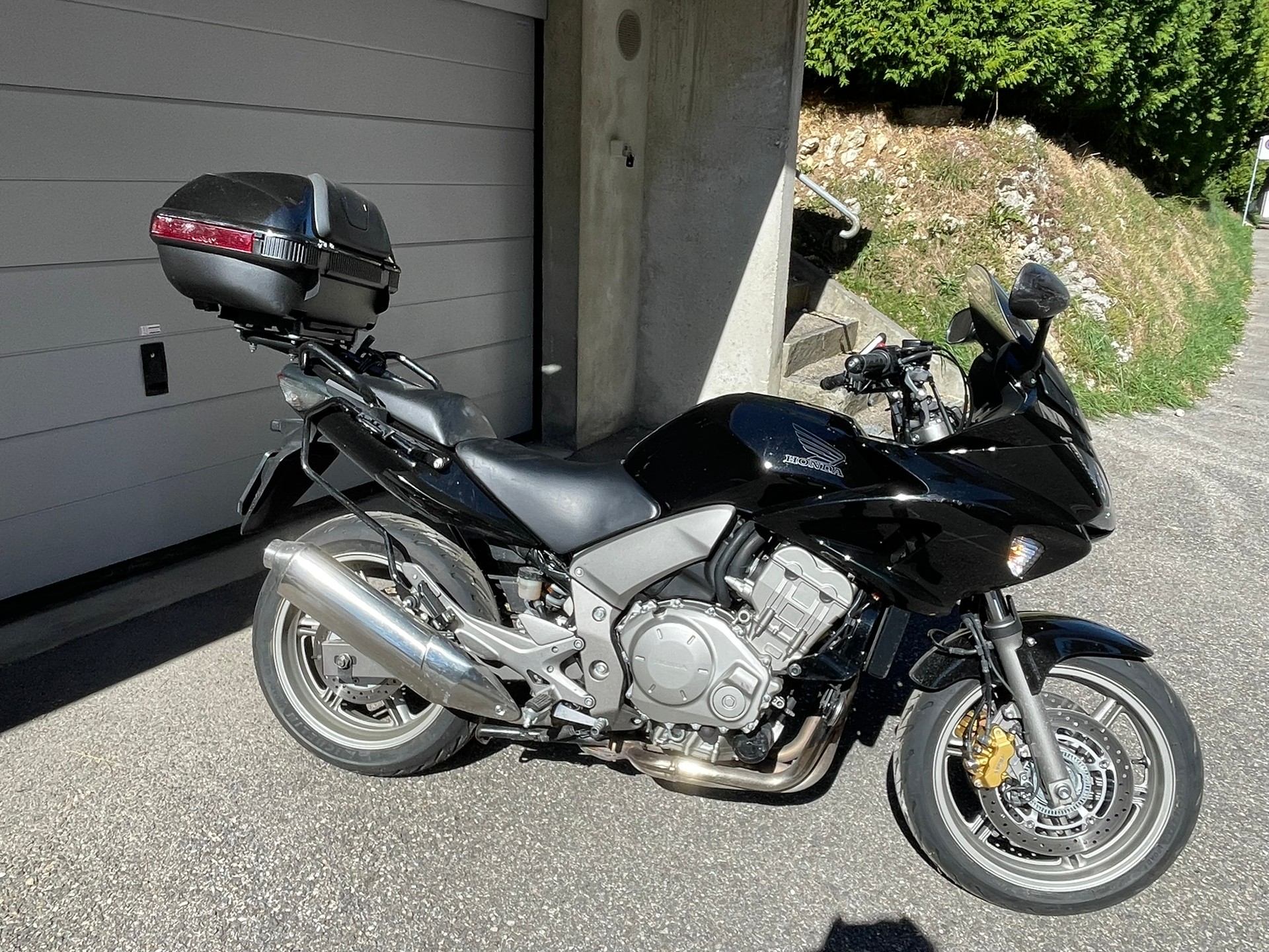 HONDA CBF 1000-image-1