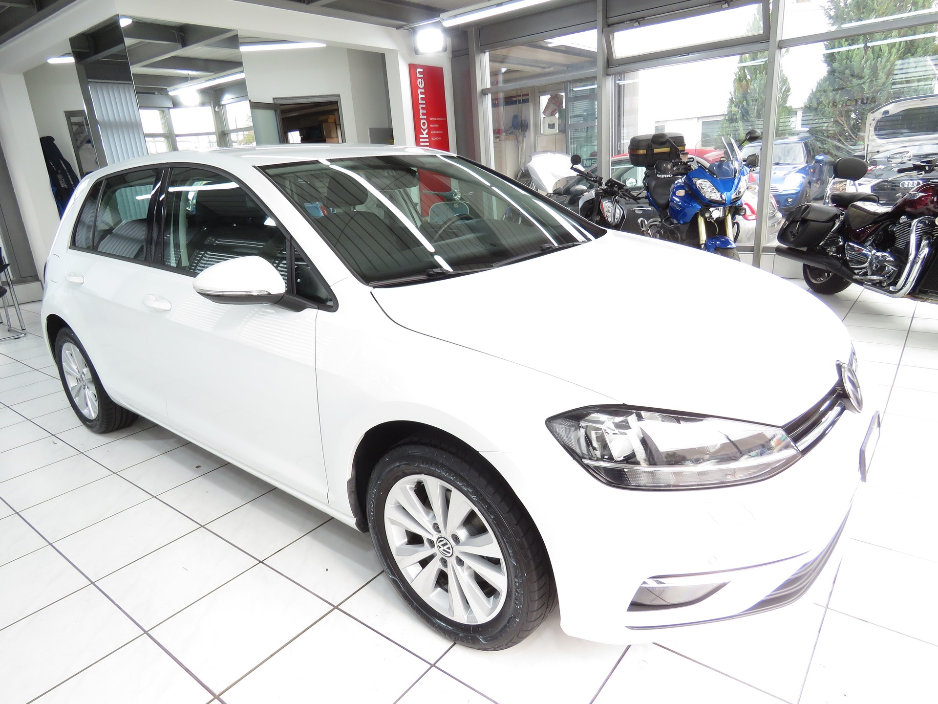 VW Golf 1.0 TSI Comfortline-showroom-element-2