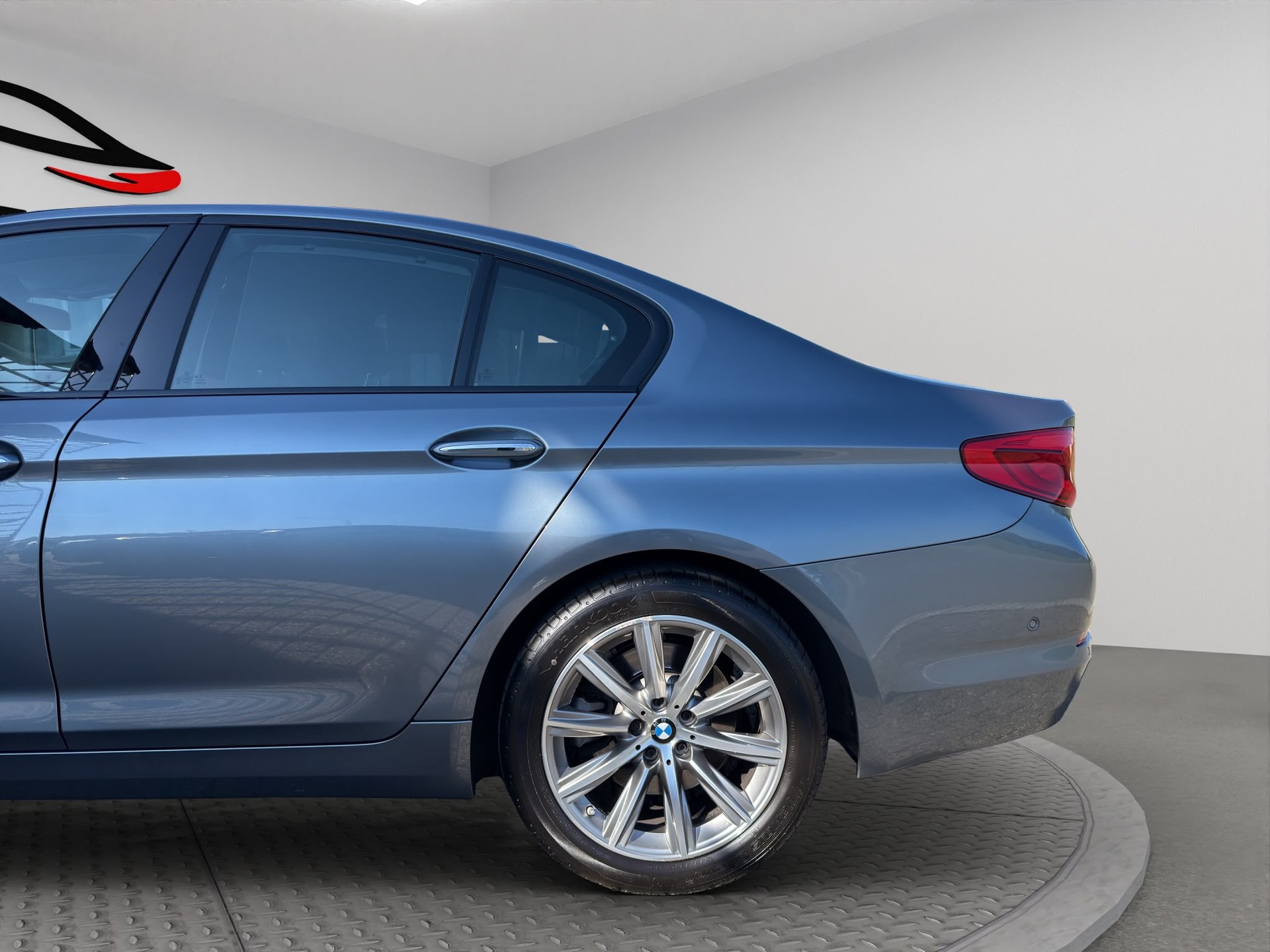 BMW 520d xDrive Sport Line Steptronic-image-7
