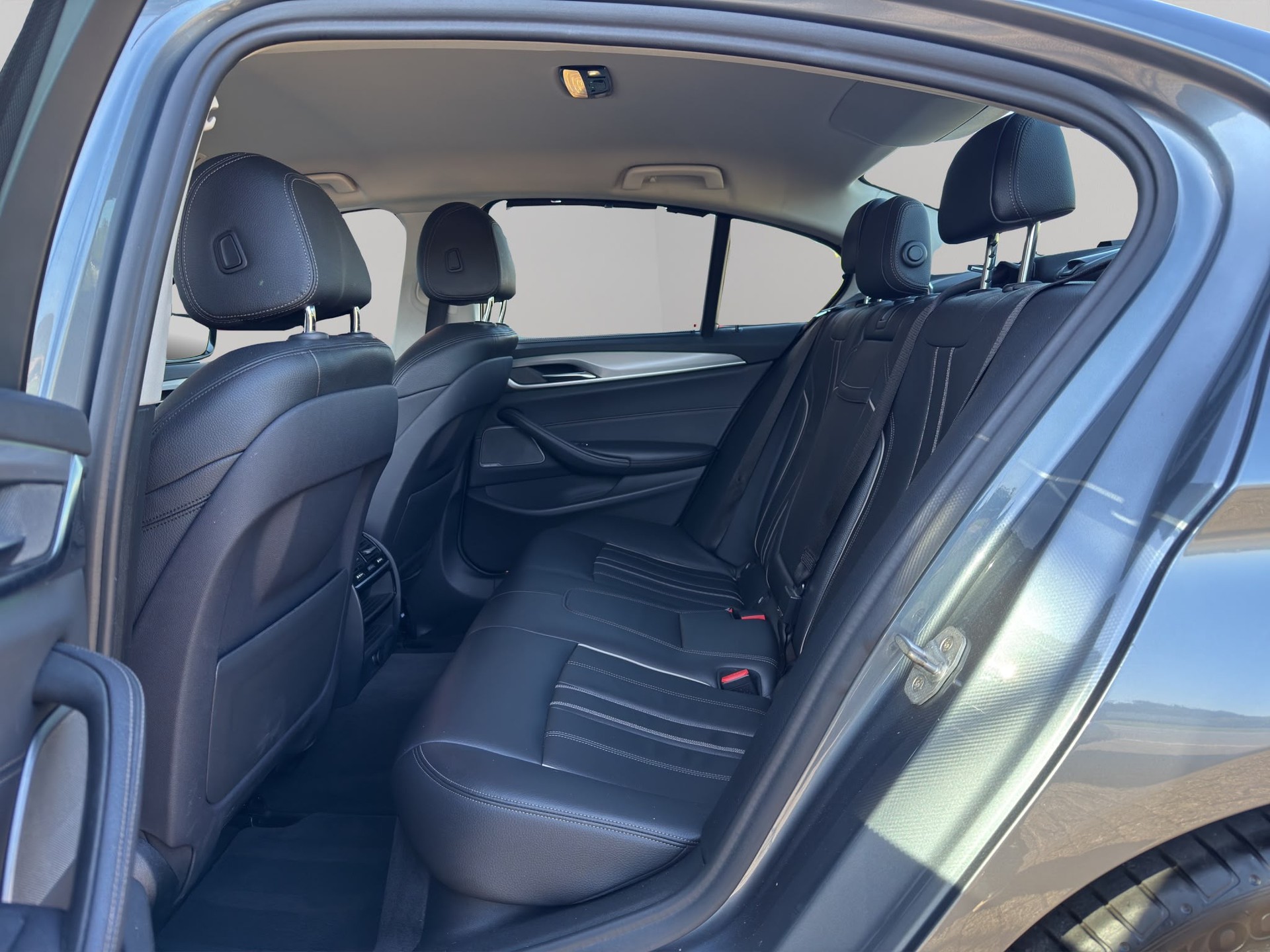 BMW 520d xDrive Sport Line Steptronic-image-14