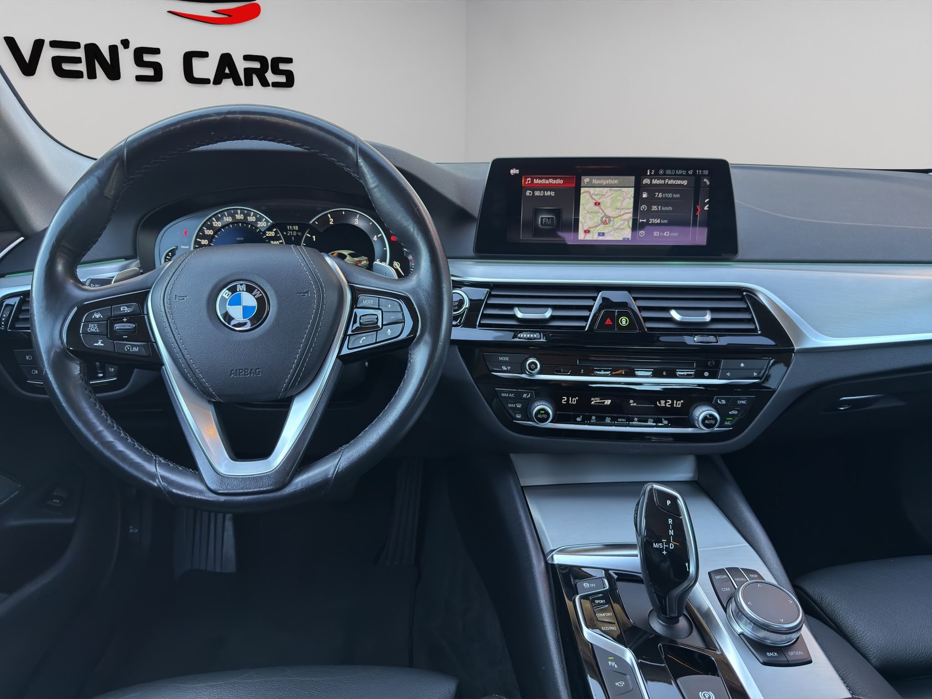 BMW 520d xDrive Sport Line Steptronic-image-16