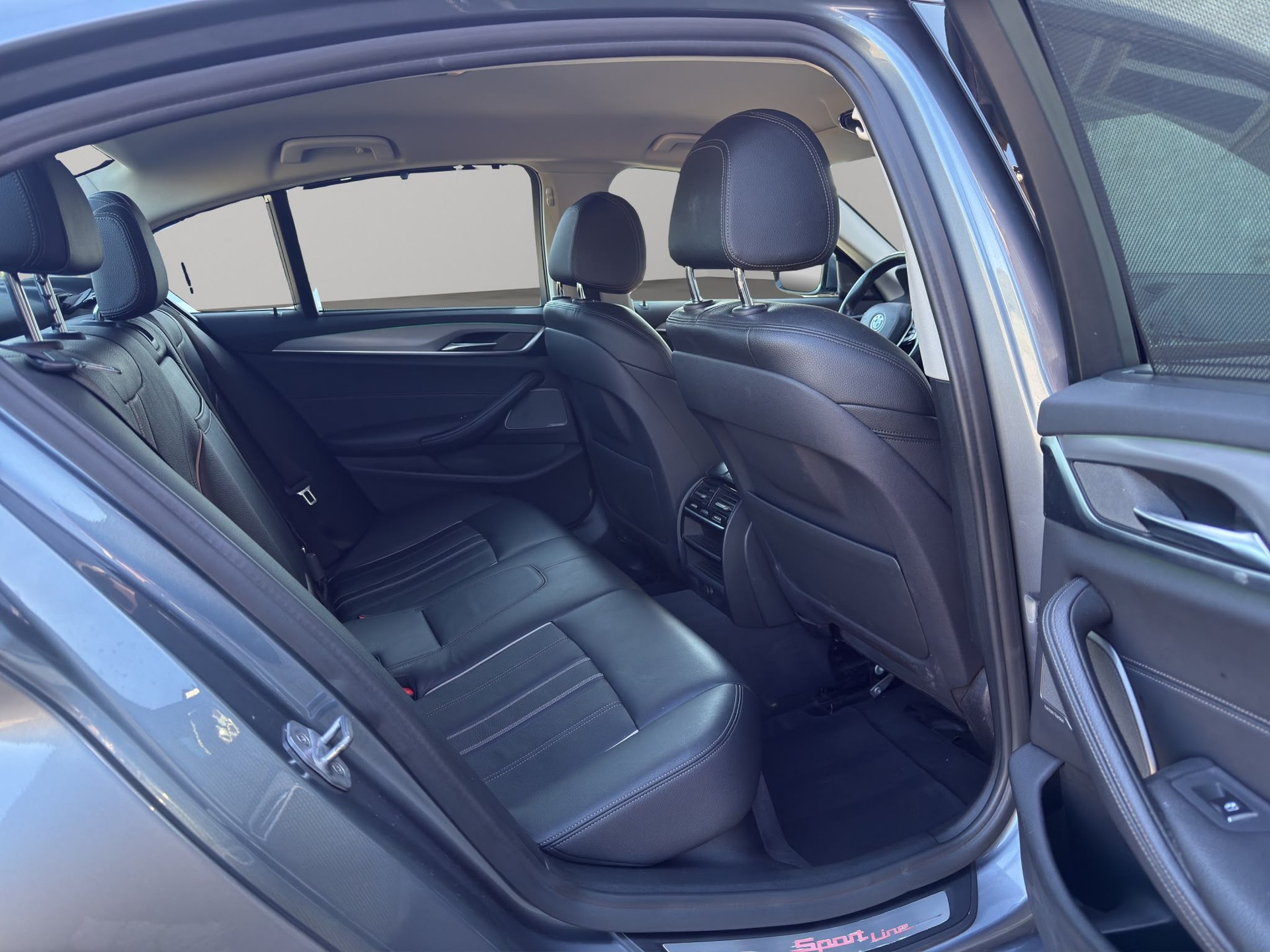 BMW 520d xDrive Sport Line Steptronic-image-13