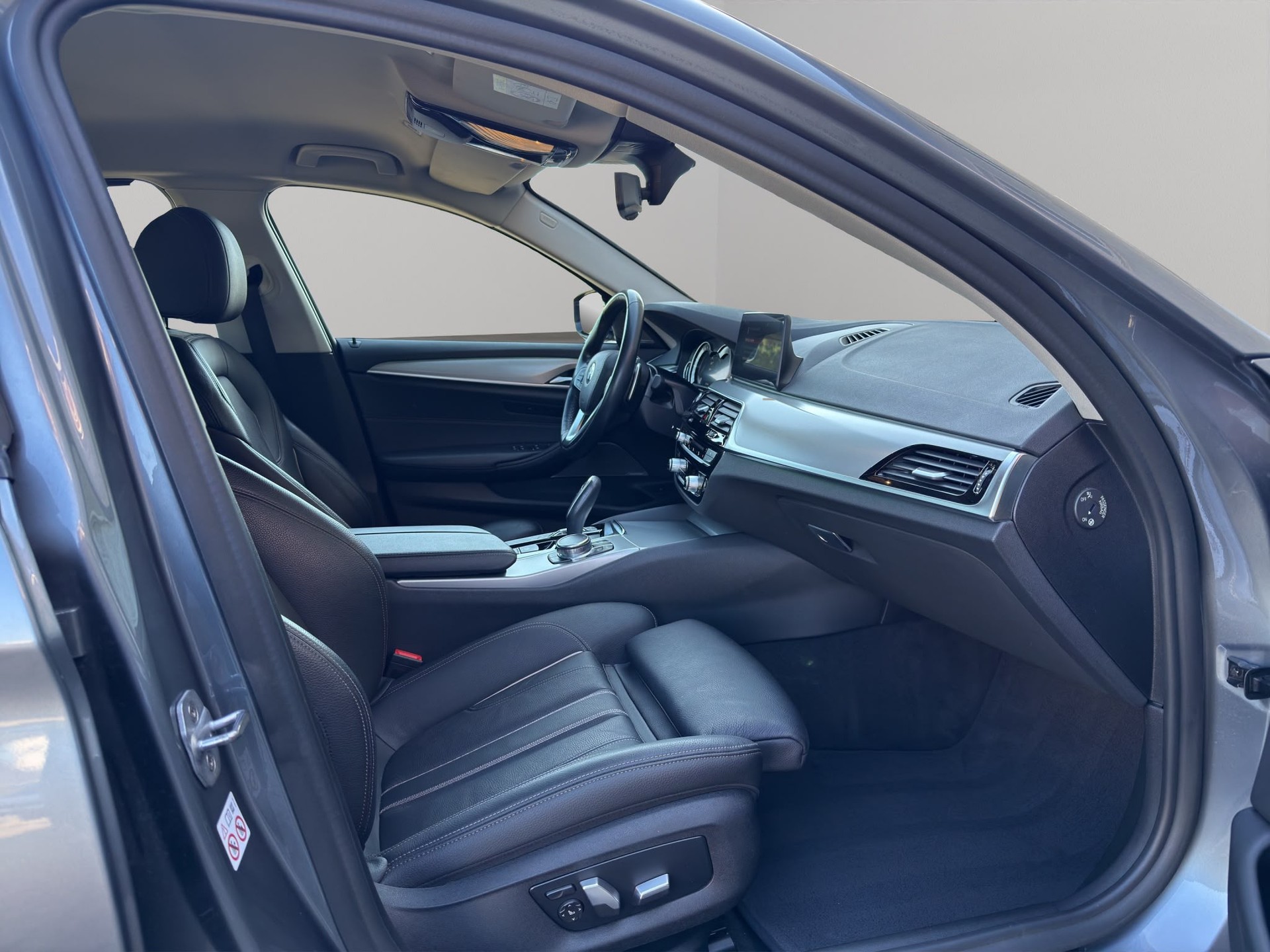 BMW 520d xDrive Sport Line Steptronic-image-12