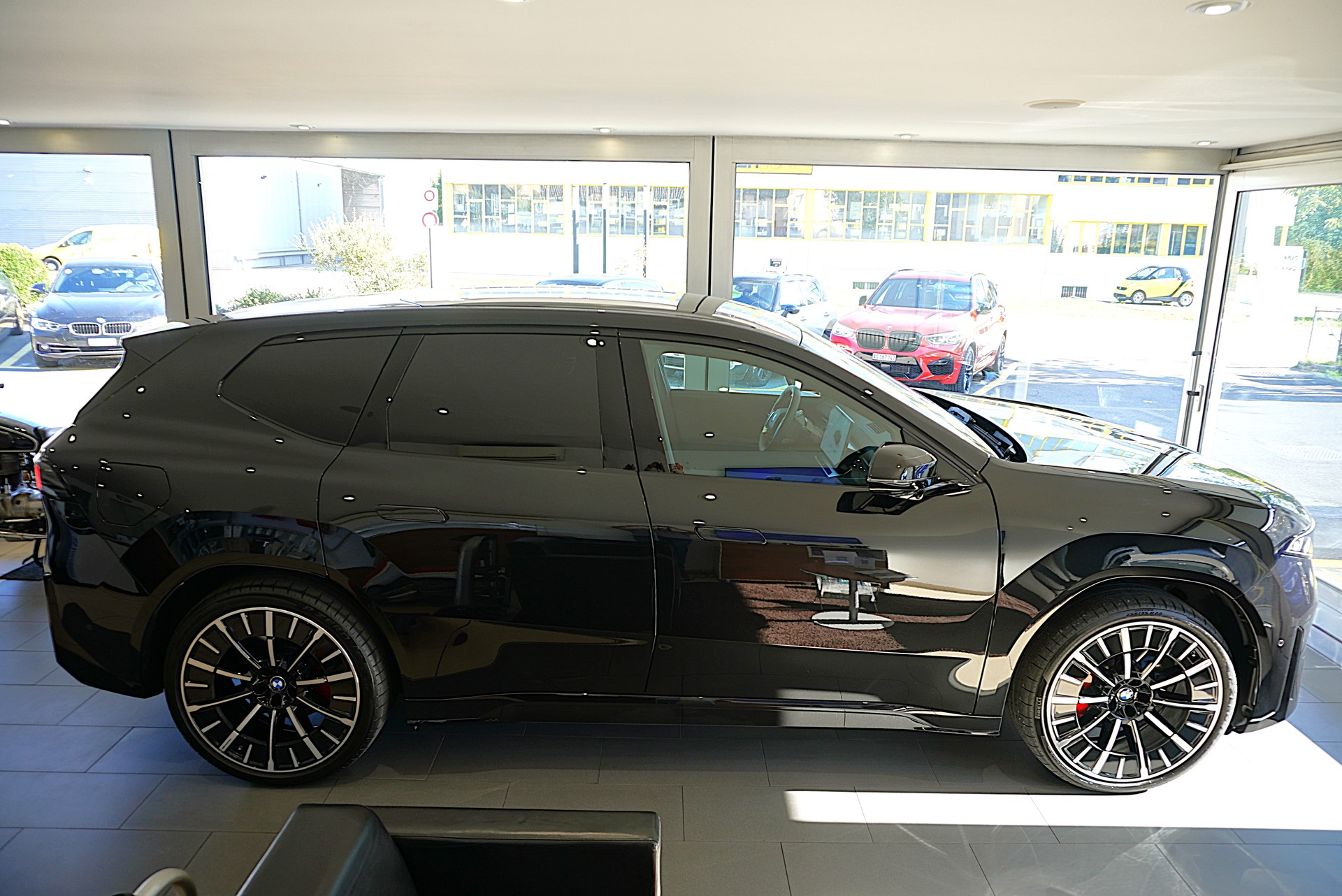 BMW iX3 50 xDrive M Sport Pro-showroom-element-3