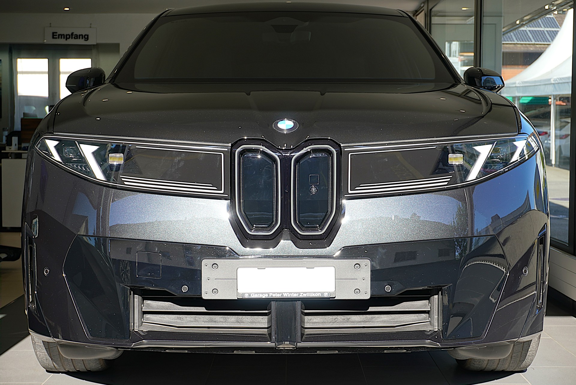 BMW iX3 50 xDrive M Sport Pro-showroom-element-1