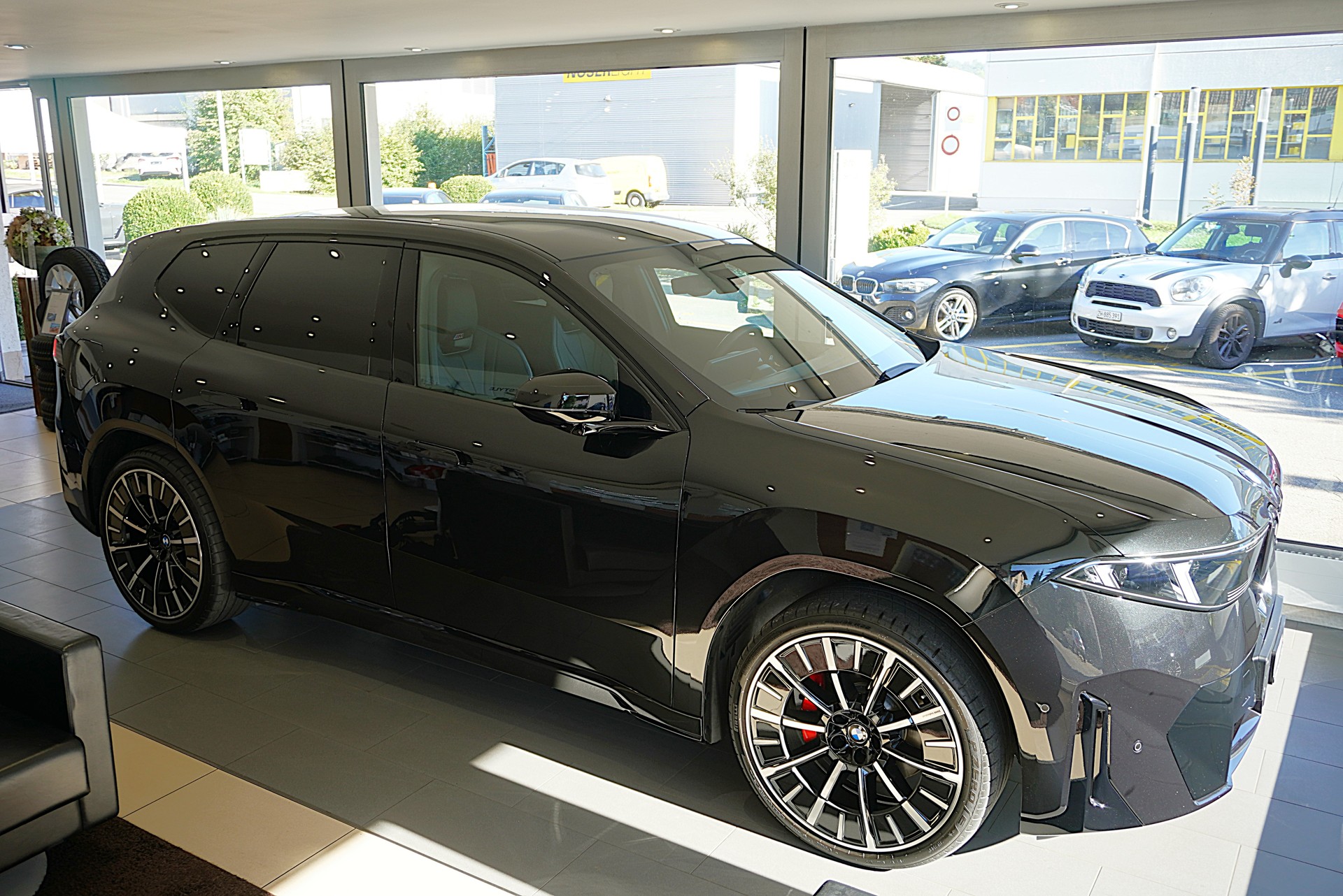 BMW iX3 50 xDrive M Sport Pro-showroom-element-2