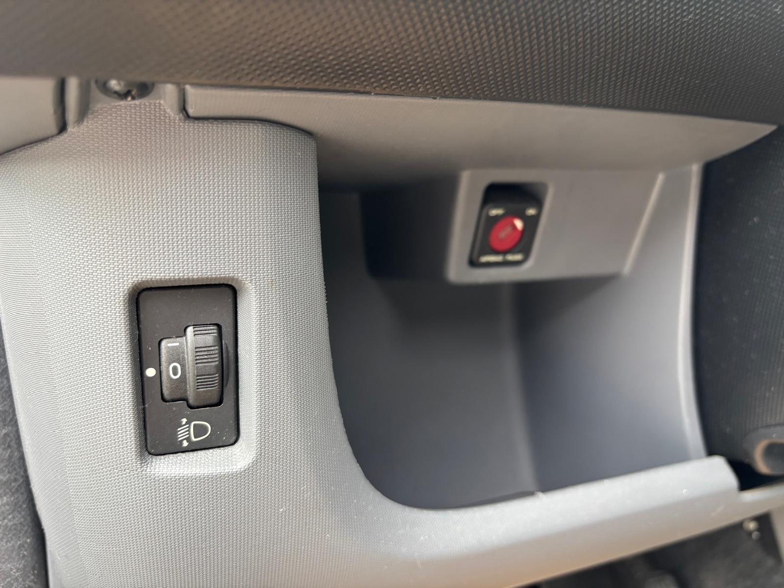 TOYOTA Aygo 1.0 Linea Sol-image-11