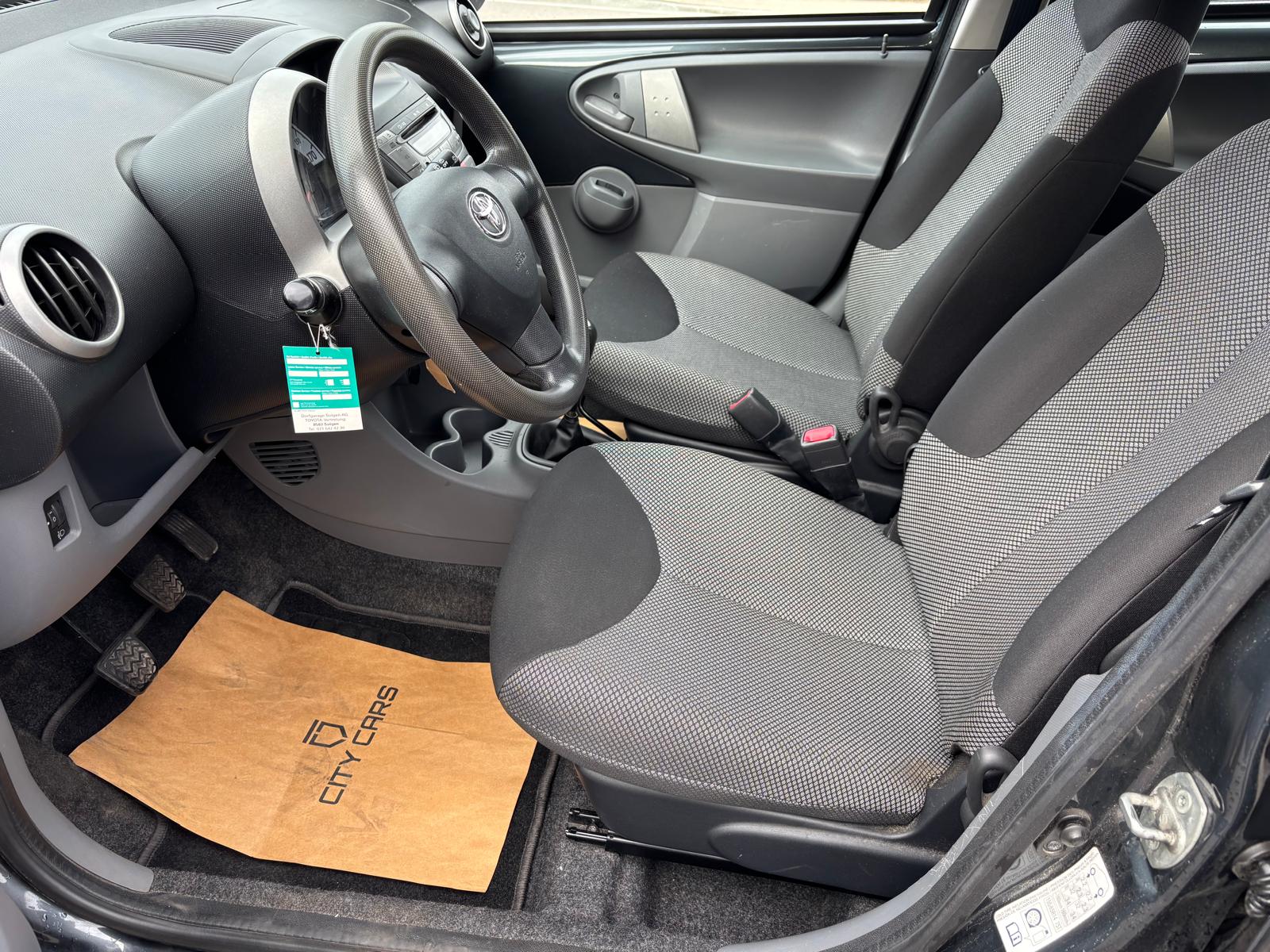 TOYOTA Aygo 1.0 Linea Sol-image-9