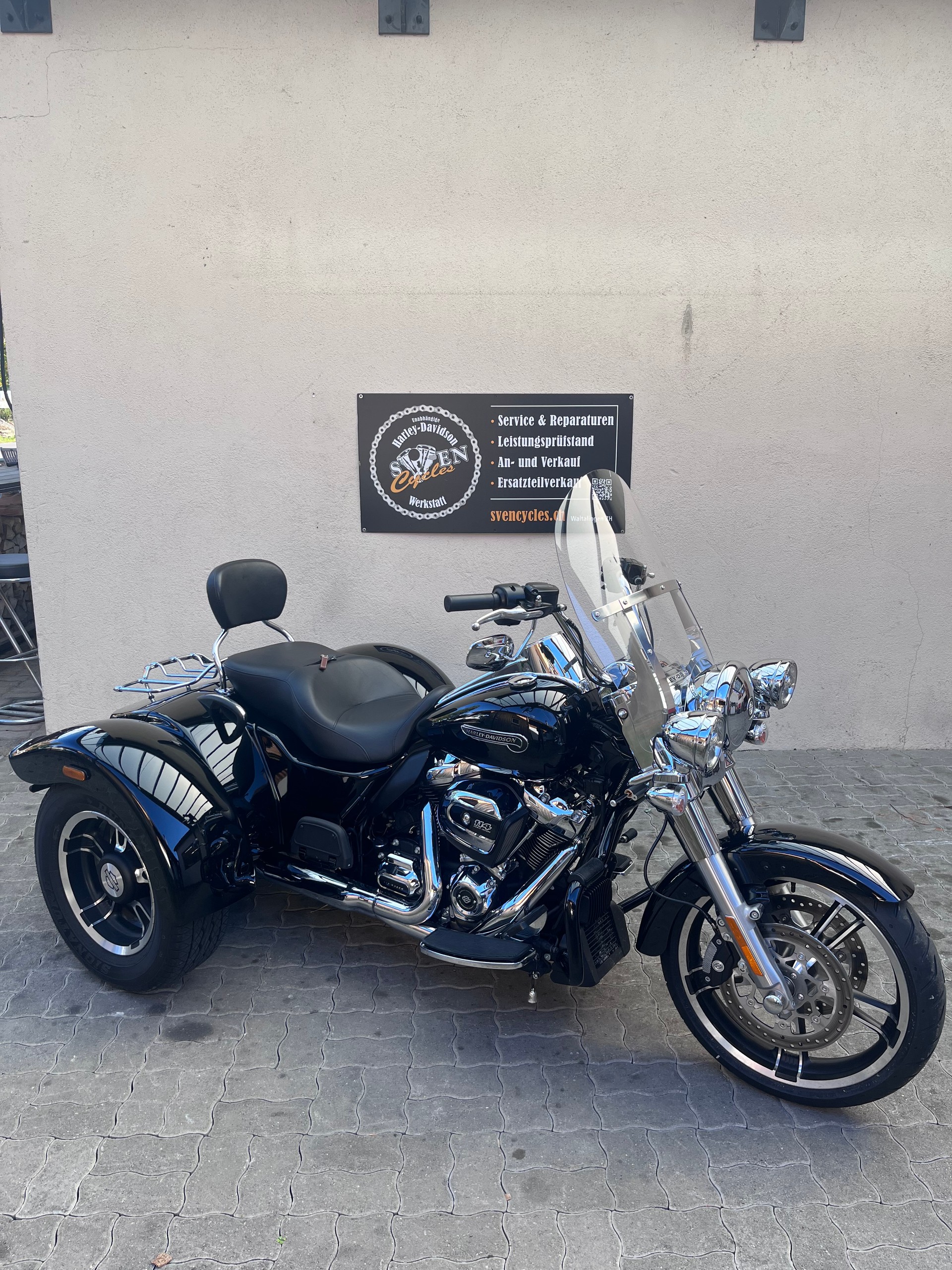 HARLEY-DAVIDSON FLRT Freewheeler 114-image-1