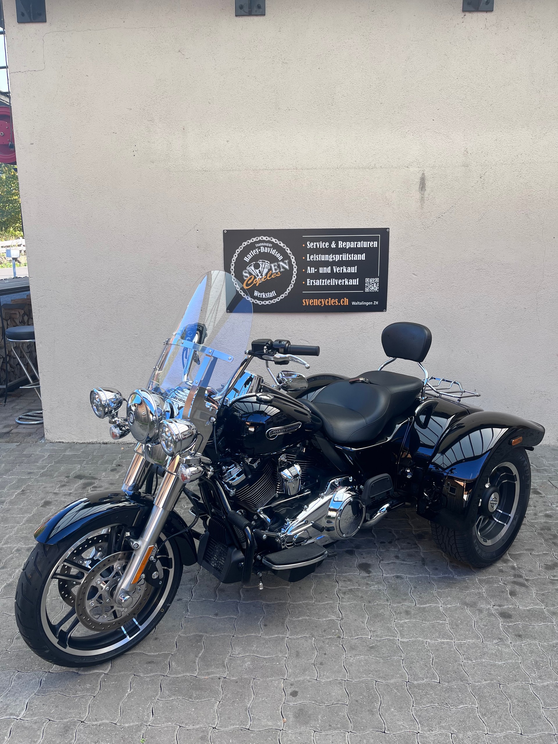 HARLEY-DAVIDSON FLRT Freewheeler 114-image-2