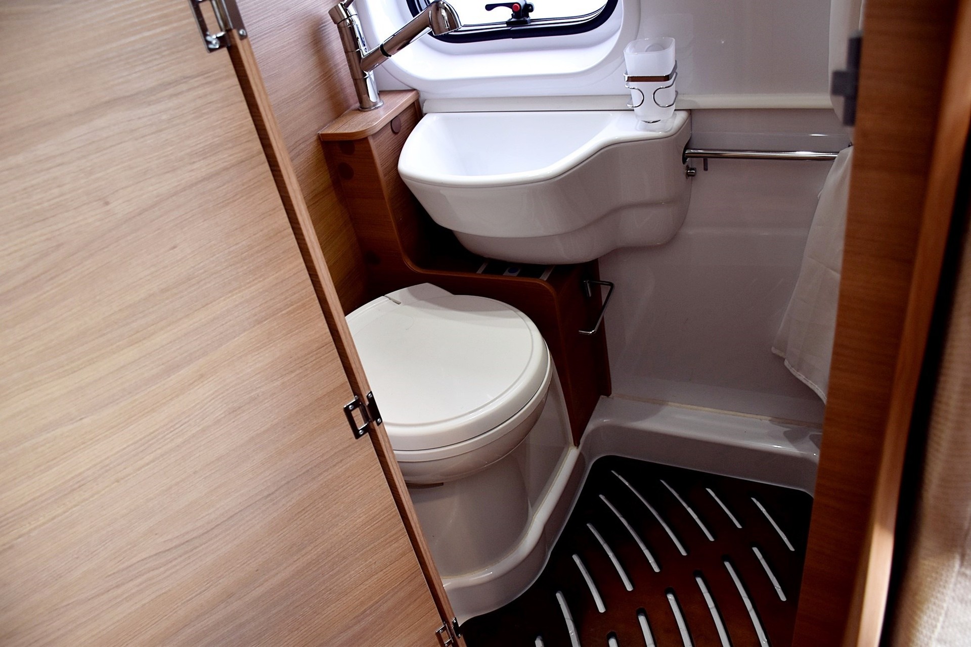 KARMANN DAVIS V 590 2,3 DIESEL FIAT DUCATO MULTIJET 130-image-13