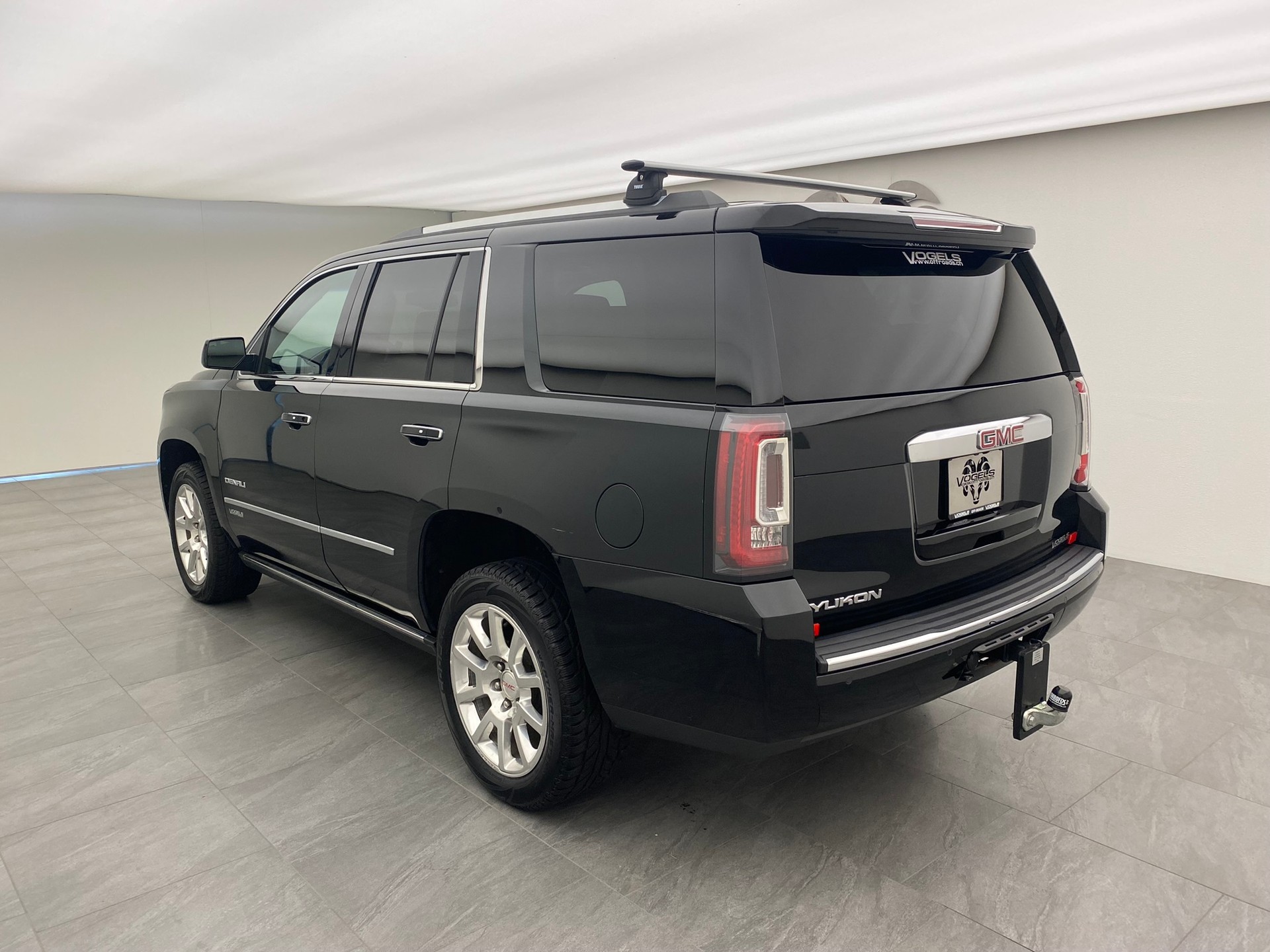 GMC Yukon Denali 6.2-image-5