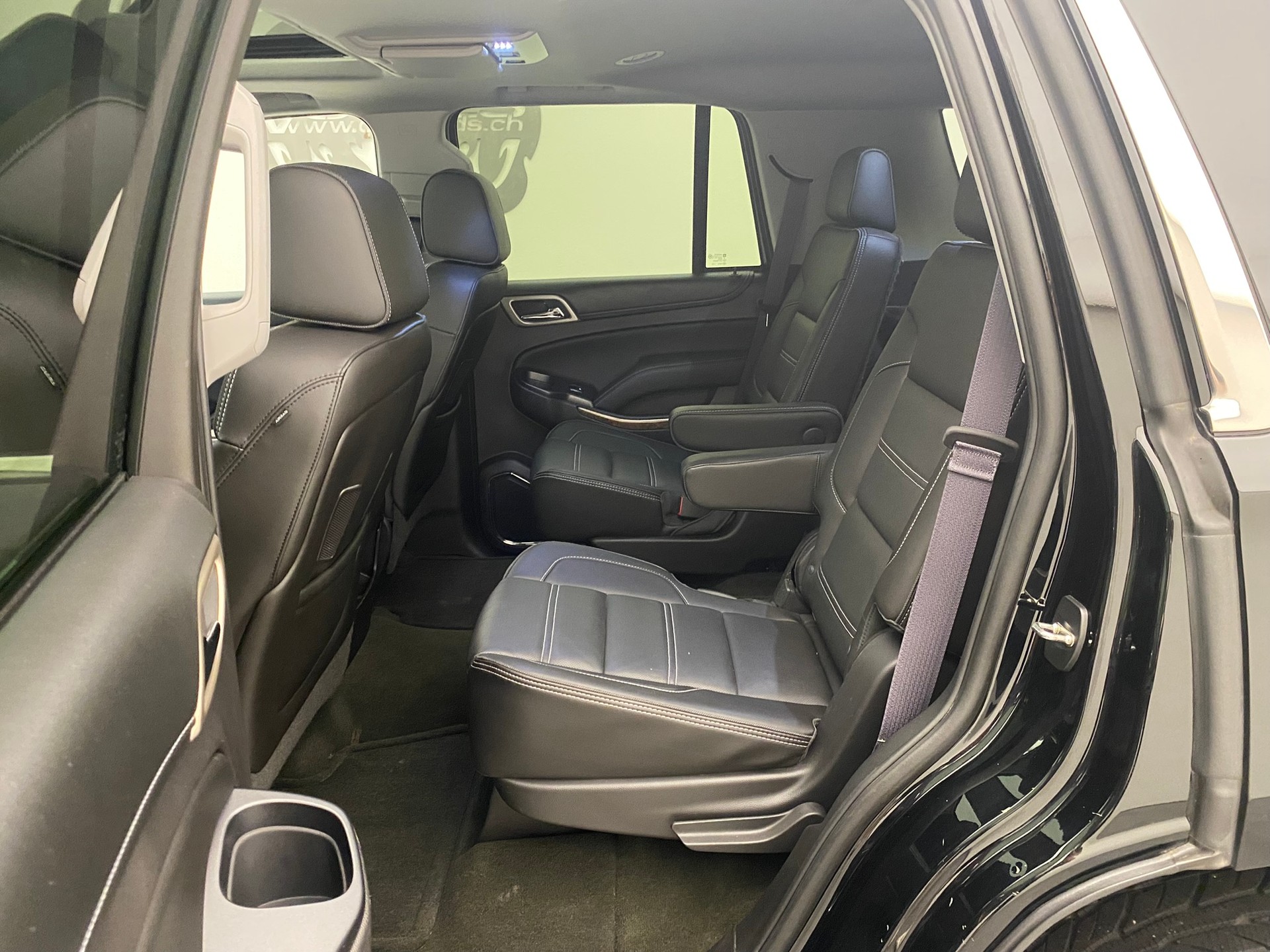 GMC Yukon Denali 6.2-image-8
