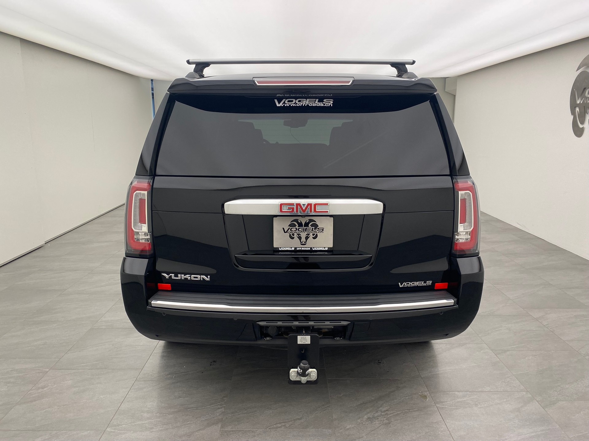 GMC Yukon Denali 6.2-image-4