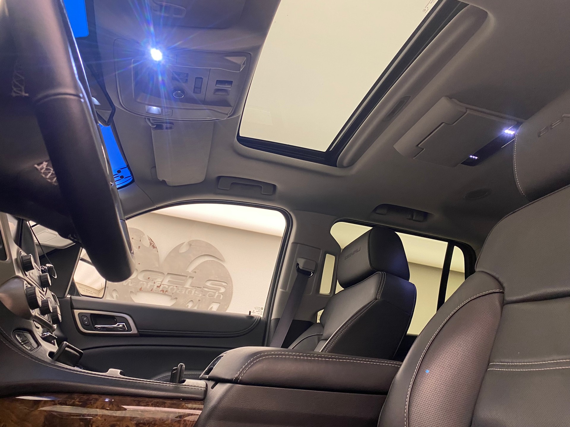 GMC Yukon Denali 6.2-image-15