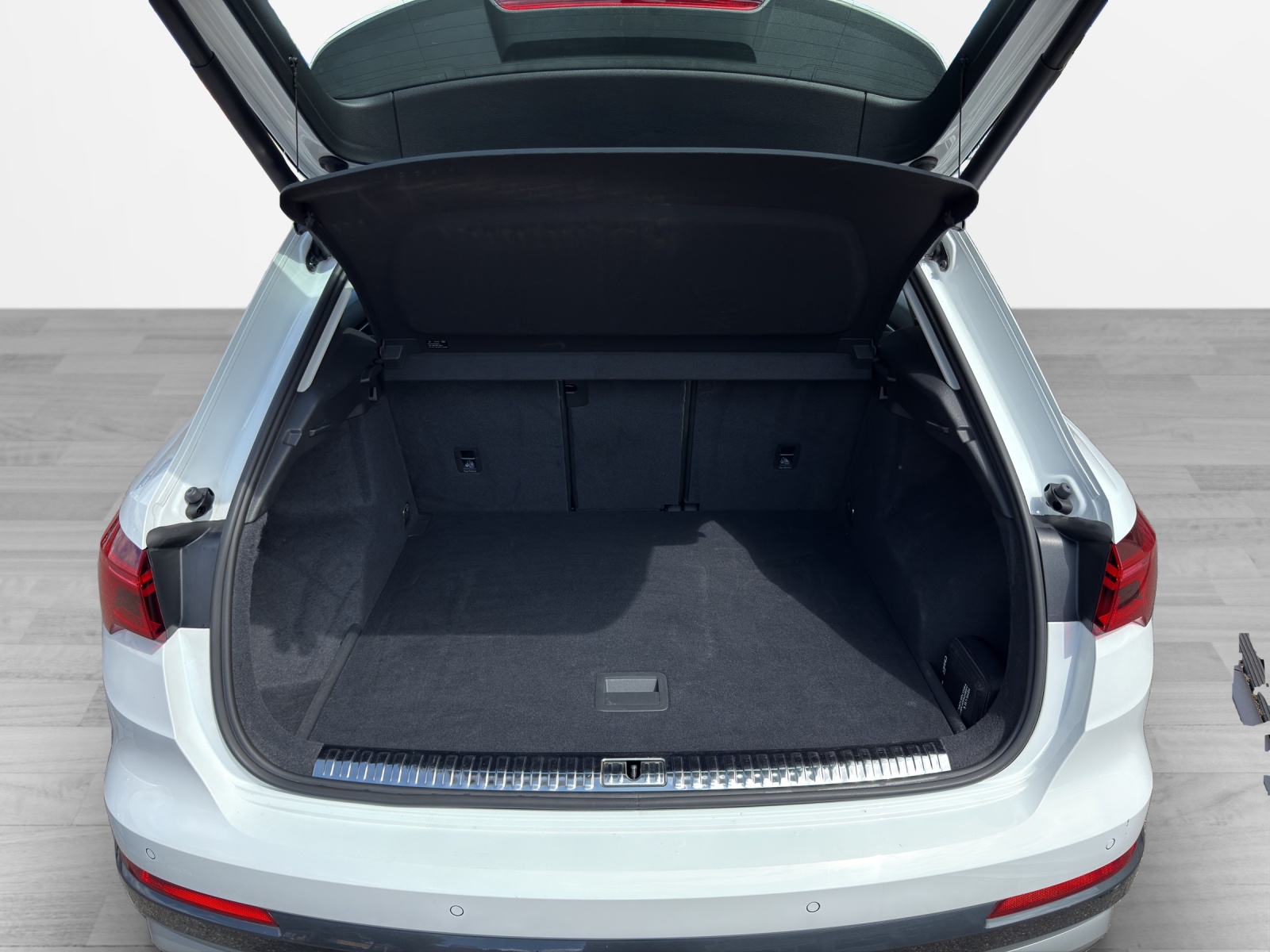 AUDI Q3 35 TFSI advanced S-tronic-image-12
