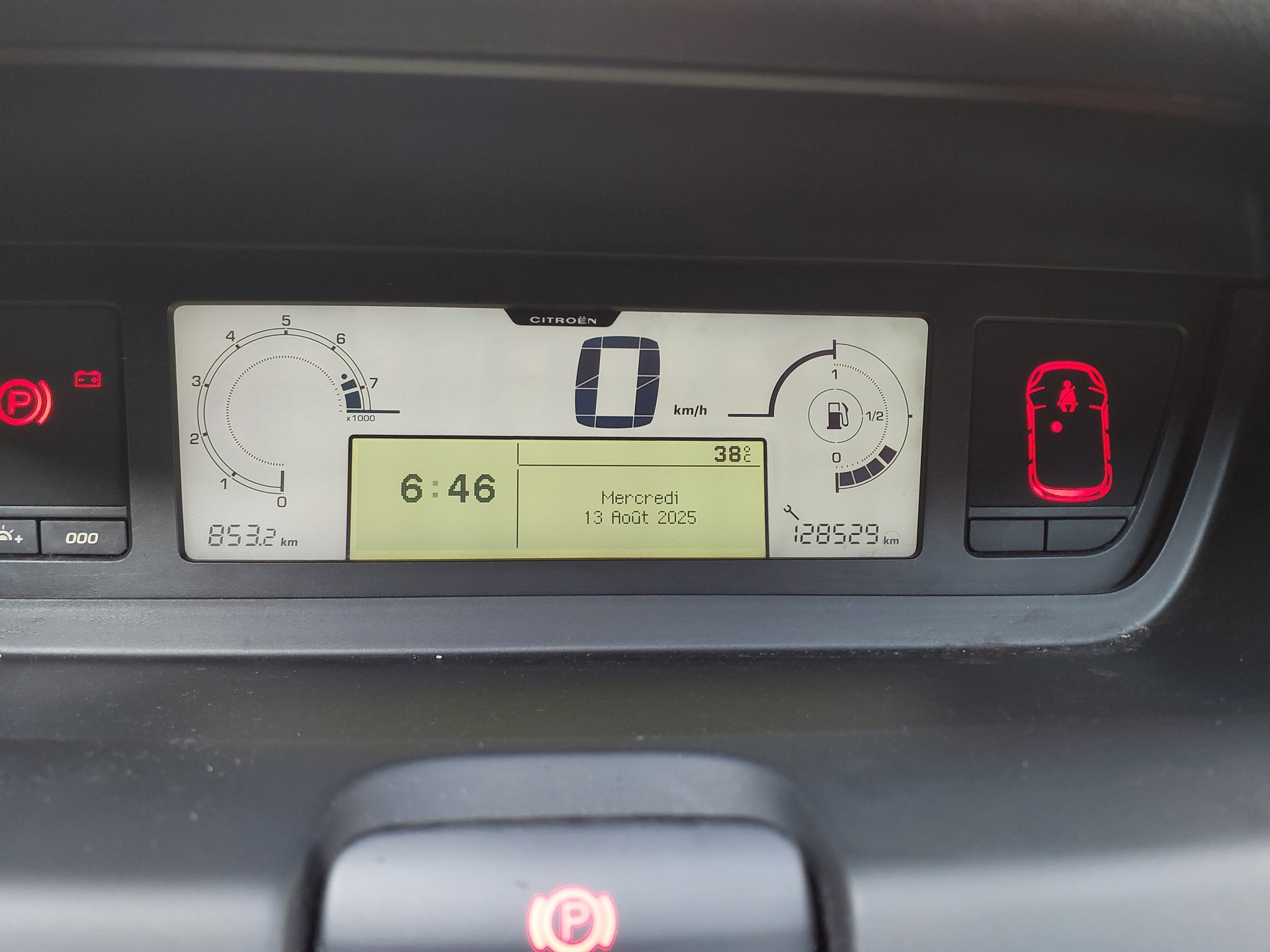 CITROEN Grand C4 Picasso 1.6i 16V Attraction-image-6