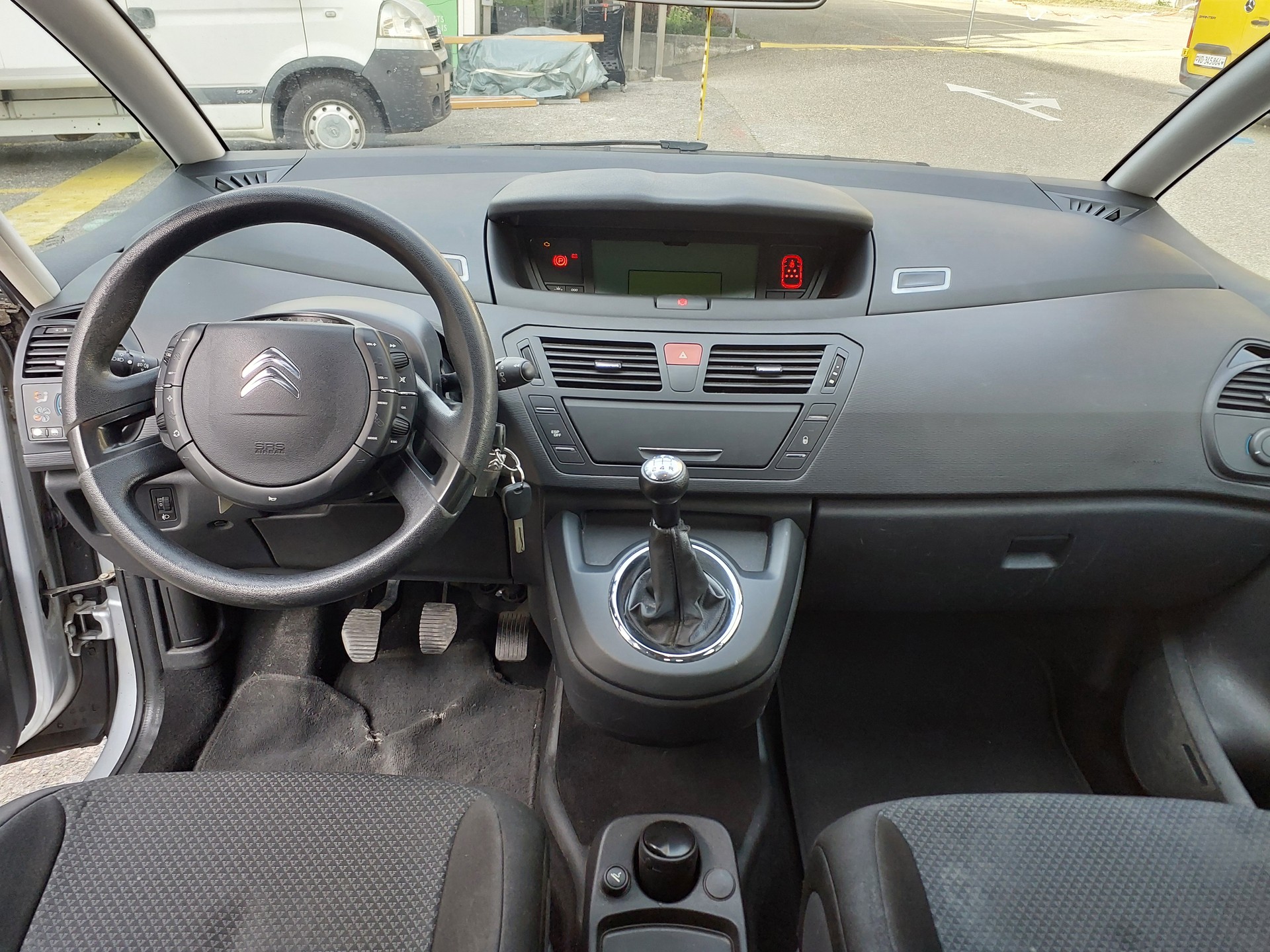 CITROEN Grand C4 Picasso 1.6i 16V Attraction-image-5
