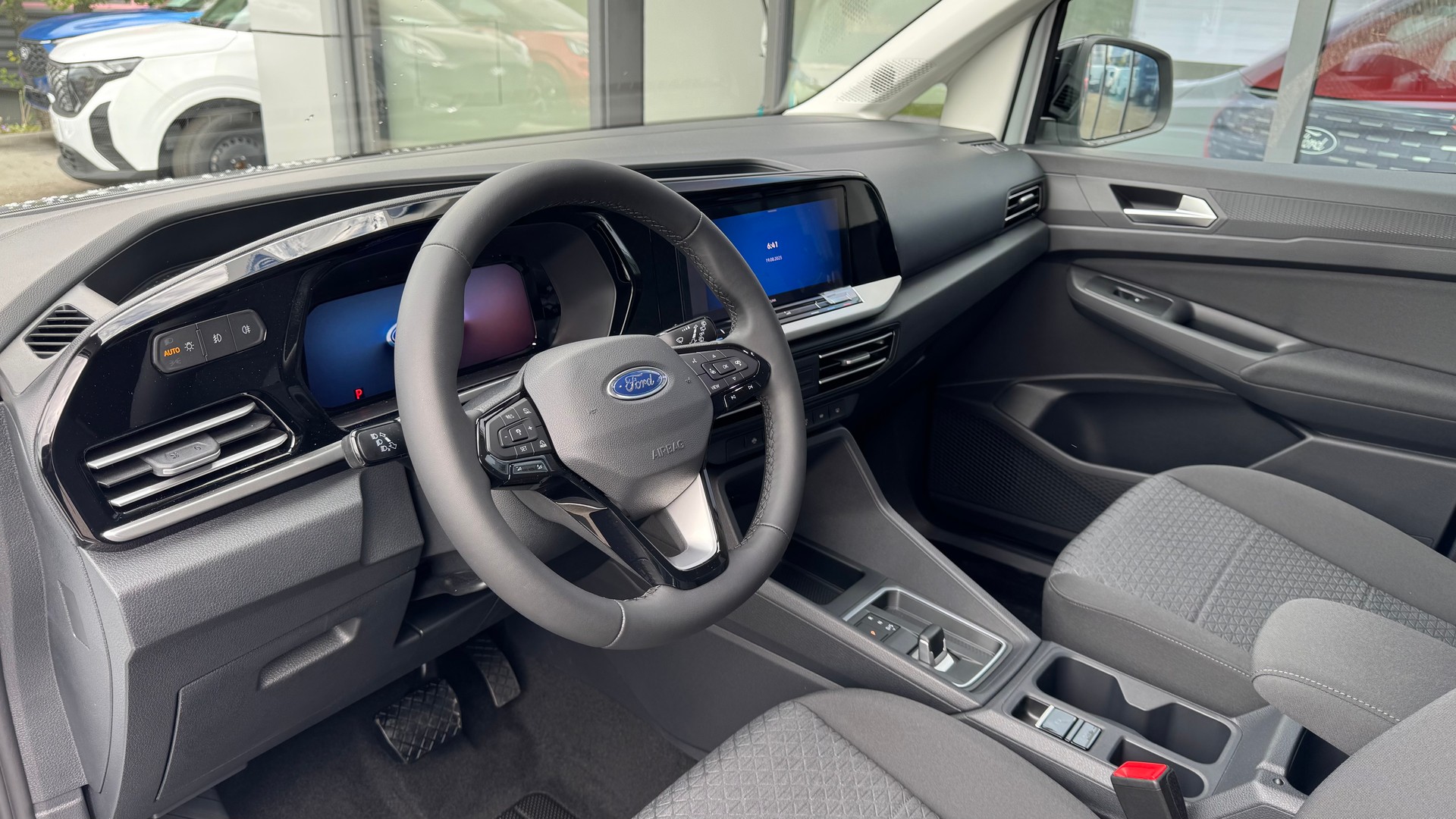 FORD TOURNEO CONNECT Grand 2.0 EcoB Titanium/122CV/Aut.-image-8