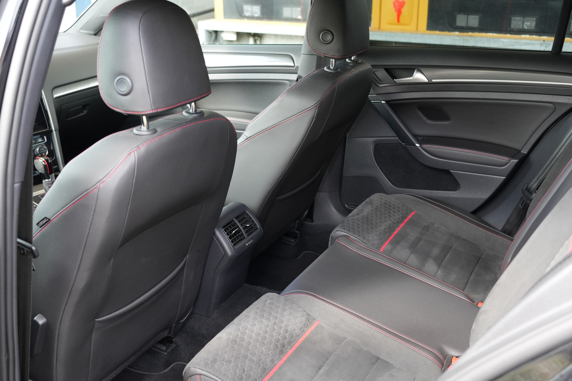 VW Golf 2.0 TSI GTI Performance DSG-image-8