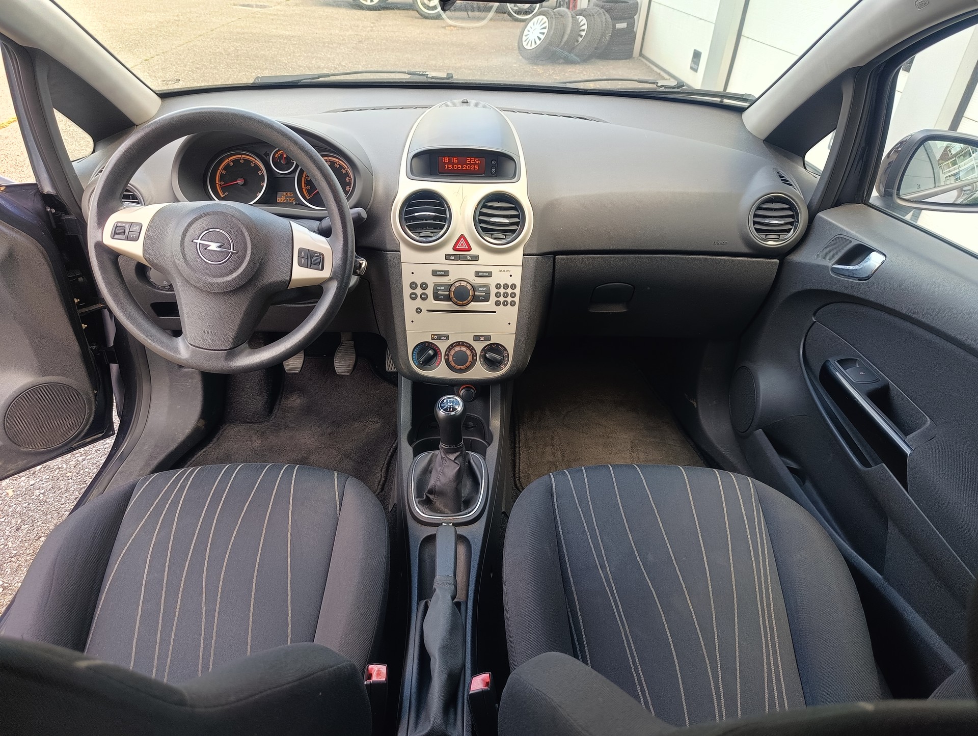 OPEL Corsa 1.4 TP Enjoy-image-14