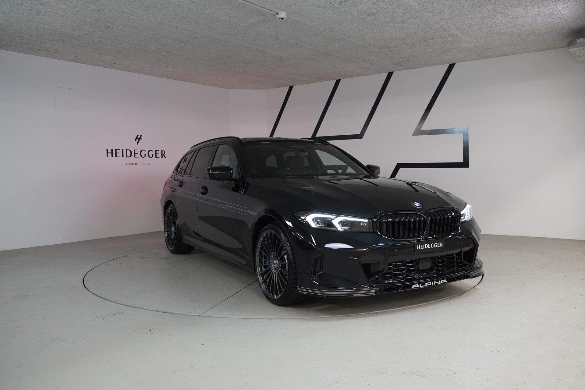 BMW-ALPINA D3 S BiTurbo Touring 3.0d xDrive Switch-Tronic-showroom-element-2