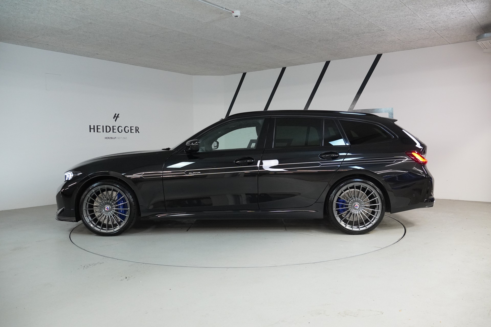 BMW-ALPINA D3 S BiTurbo Touring 3.0d xDrive Switch-Tronic-showroom-element-3
