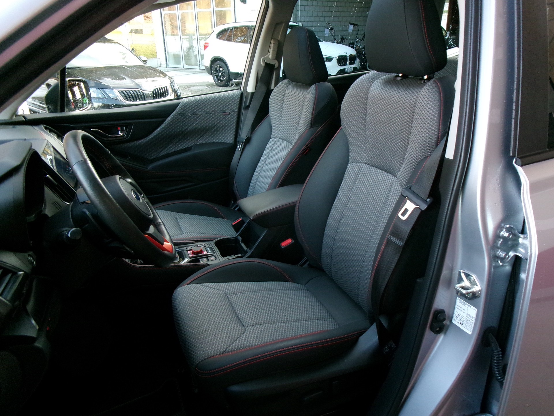 SUBARU Forester 2.0i e-Boxer Sport Lineartronic-showroom-element-3