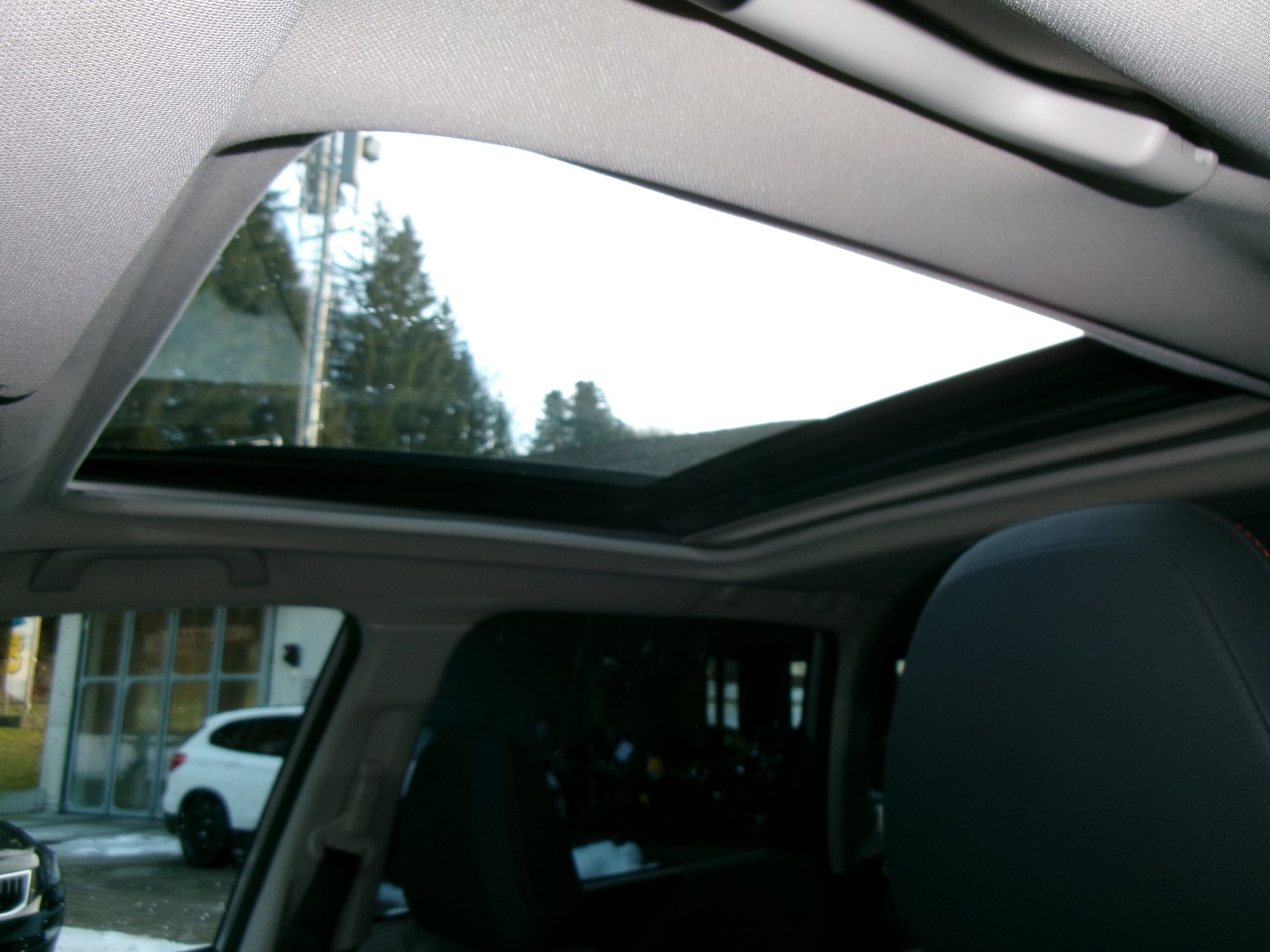 SUBARU Forester 2.0i e-Boxer Sport Lineartronic-image-18