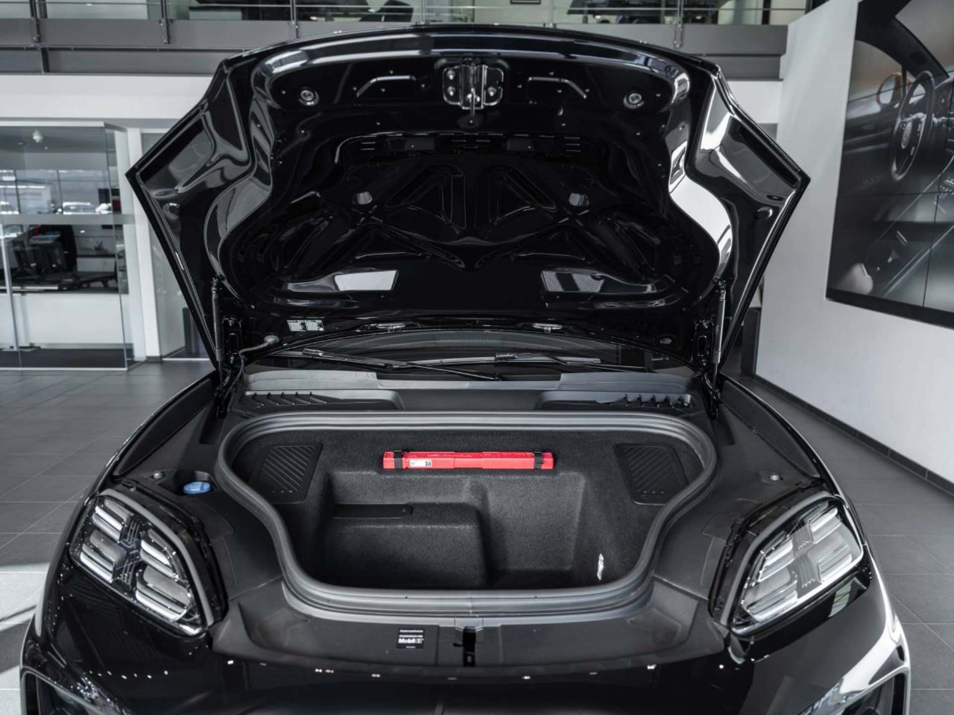 PORSCHE Macan 4-image-11