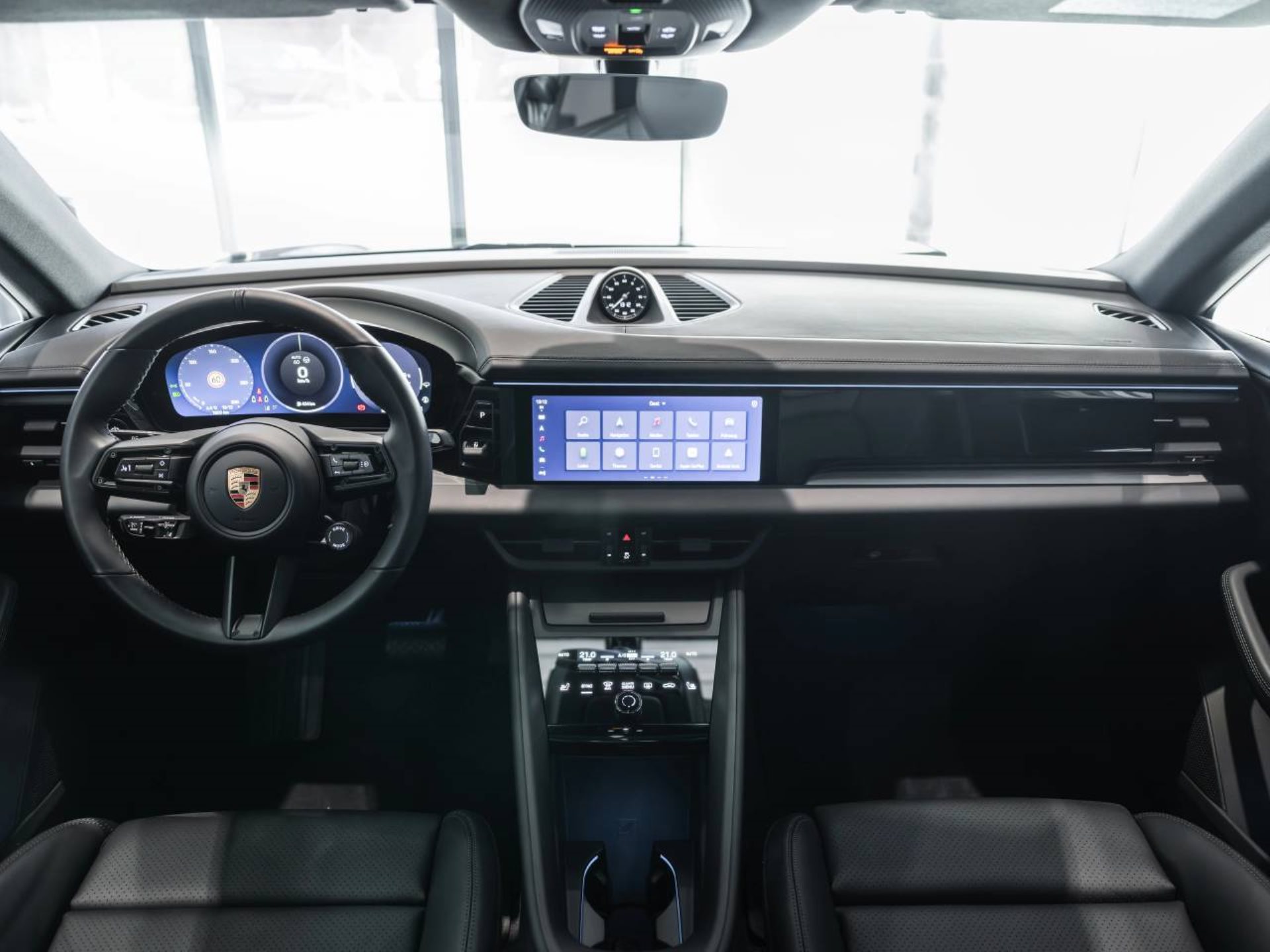 PORSCHE Macan 4-image-17