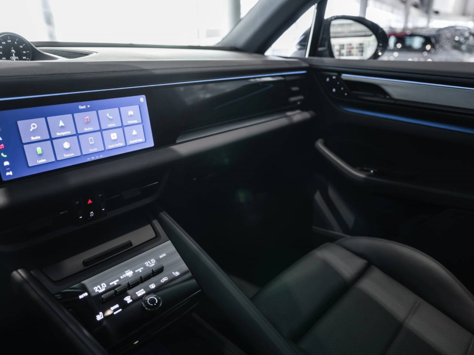 PORSCHE Macan 4-image-18