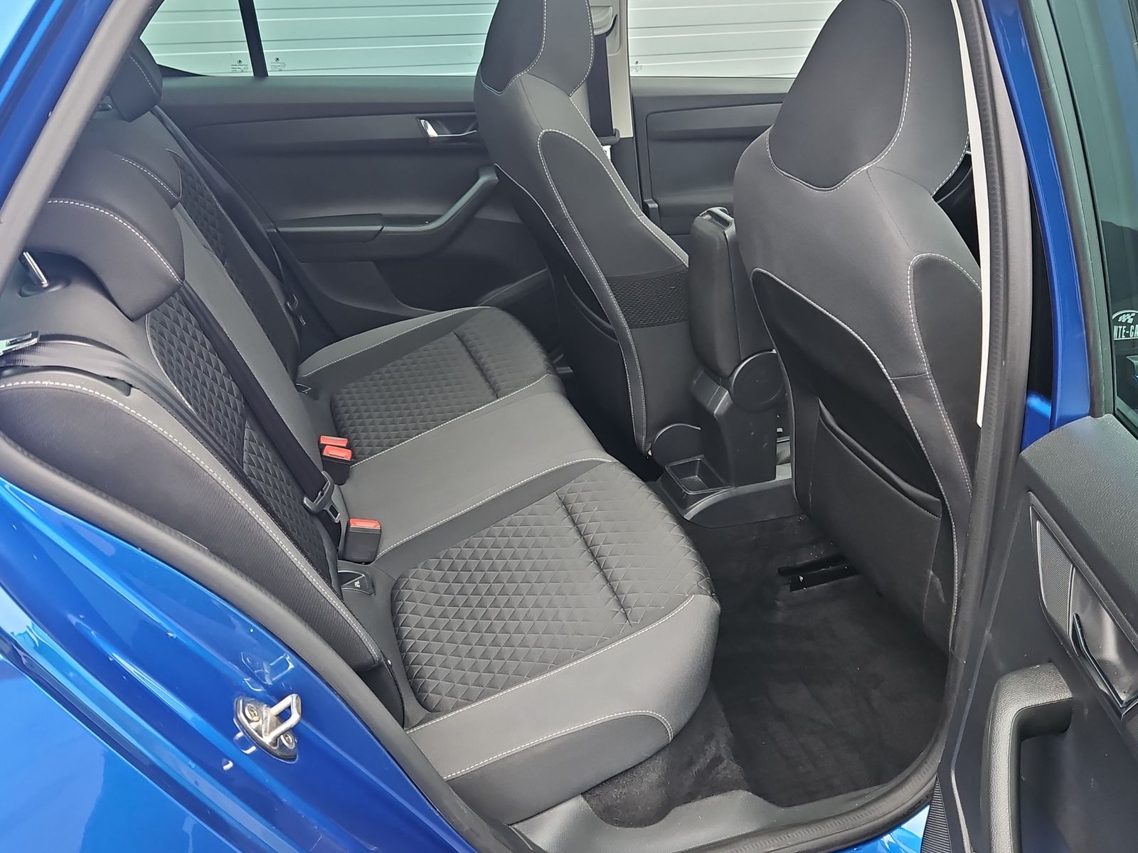 SKODA Fabia 1.0 TSI Monte Carlo DSG-image-12