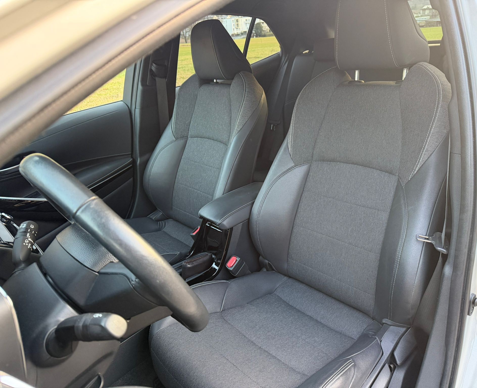 TOYOTA Corolla 1.8 HSD Comfort e-CVT-image-6